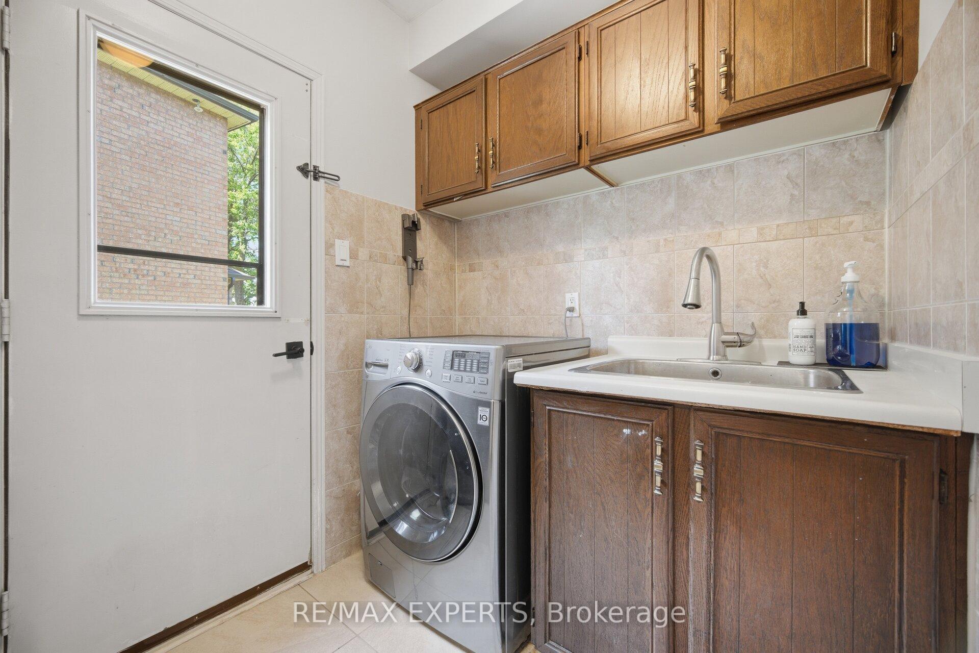 Photo 32 of 12 Kingfisher Court, Brampton, Snelgrove — HOMEH