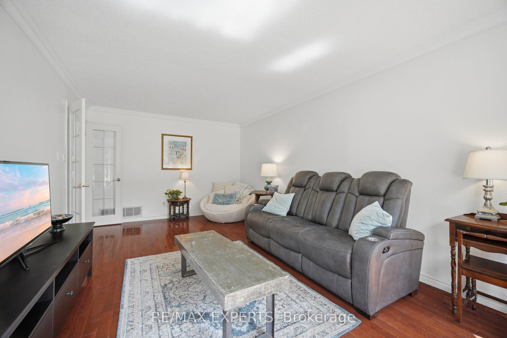 Photo 36 of 12 Kingfisher Court, Brampton, Snelgrove — HOMEH