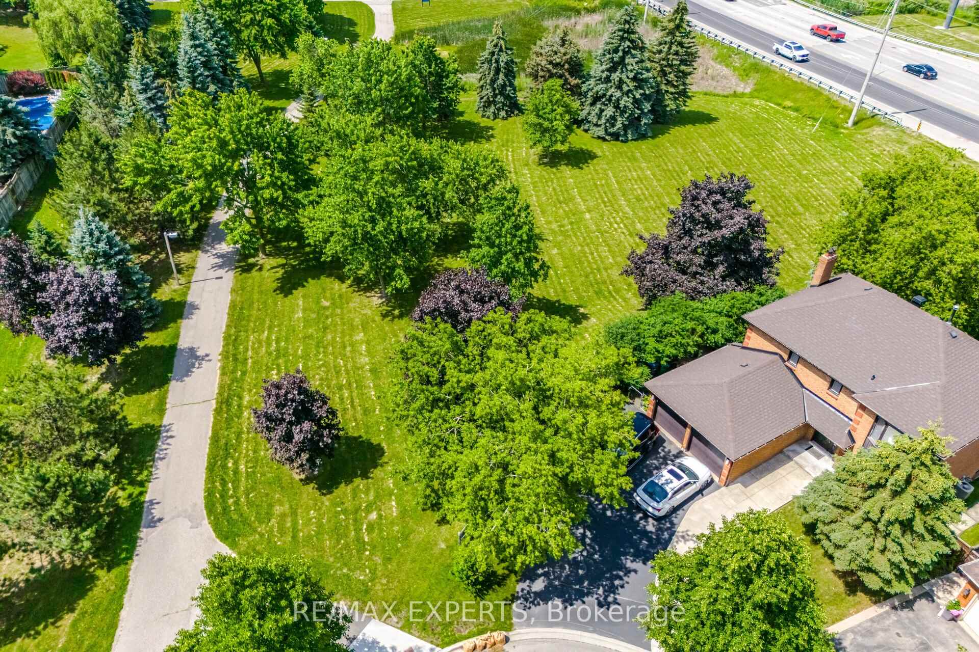 Photo 48 of 12 Kingfisher Court, Brampton, Snelgrove — HOMEH