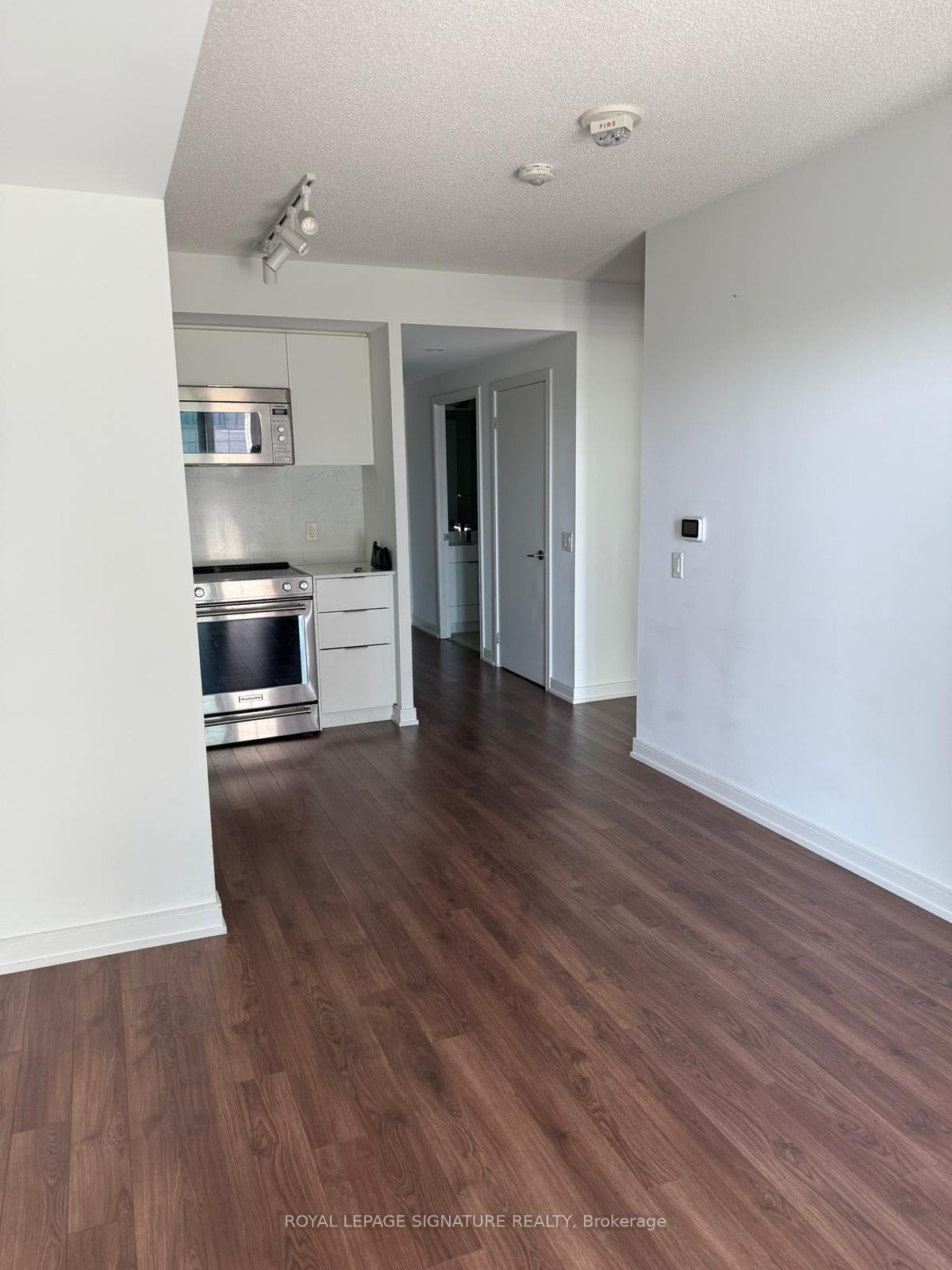 Photo 2 of Unit 301, 30 Samuel Wood Way, Etobicoke, Islington-City Centre West — HOMEH