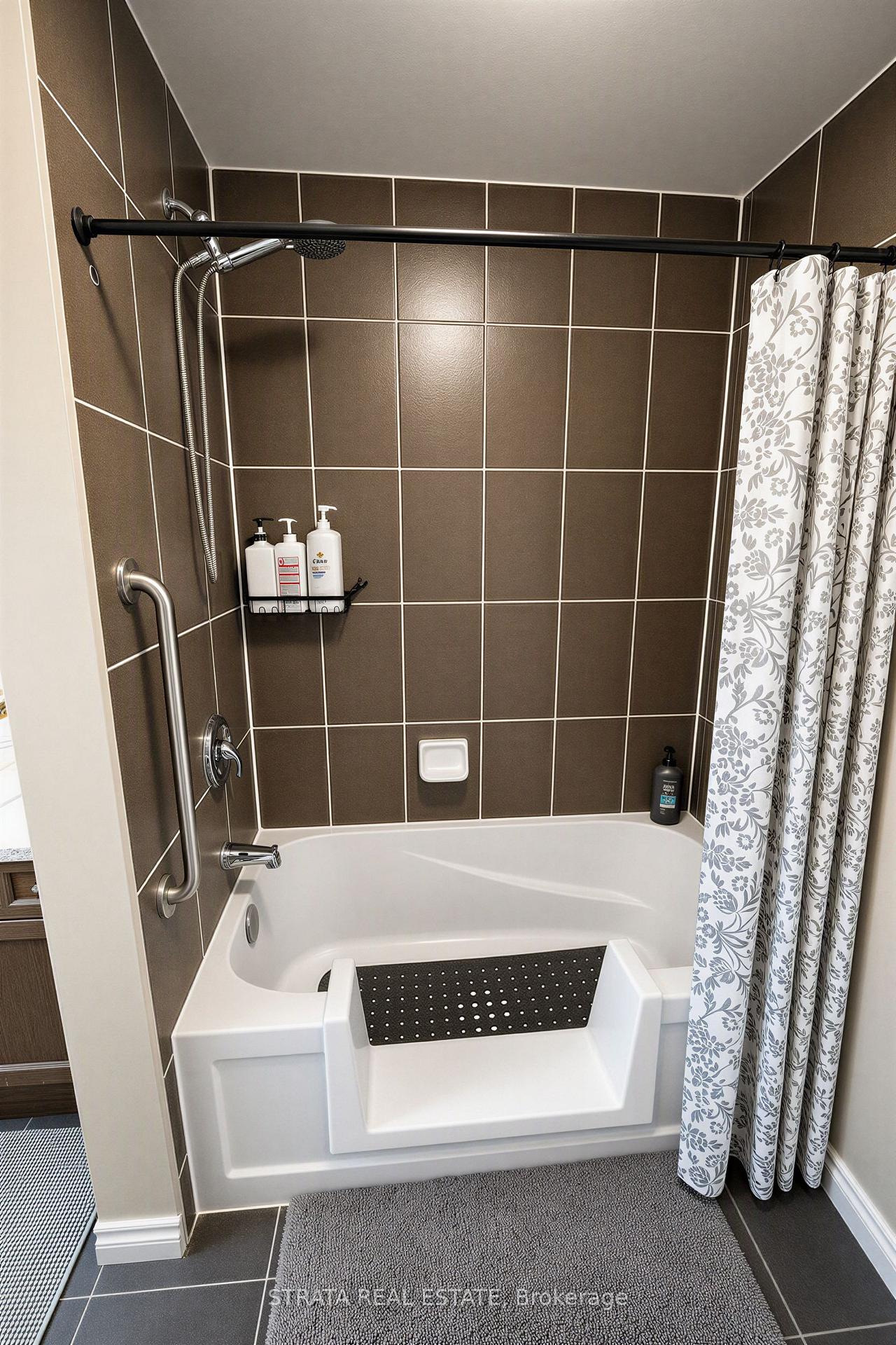 Photo 16 of 628A Woodlawn Road E, Guelph, Victoria North — HOMEH