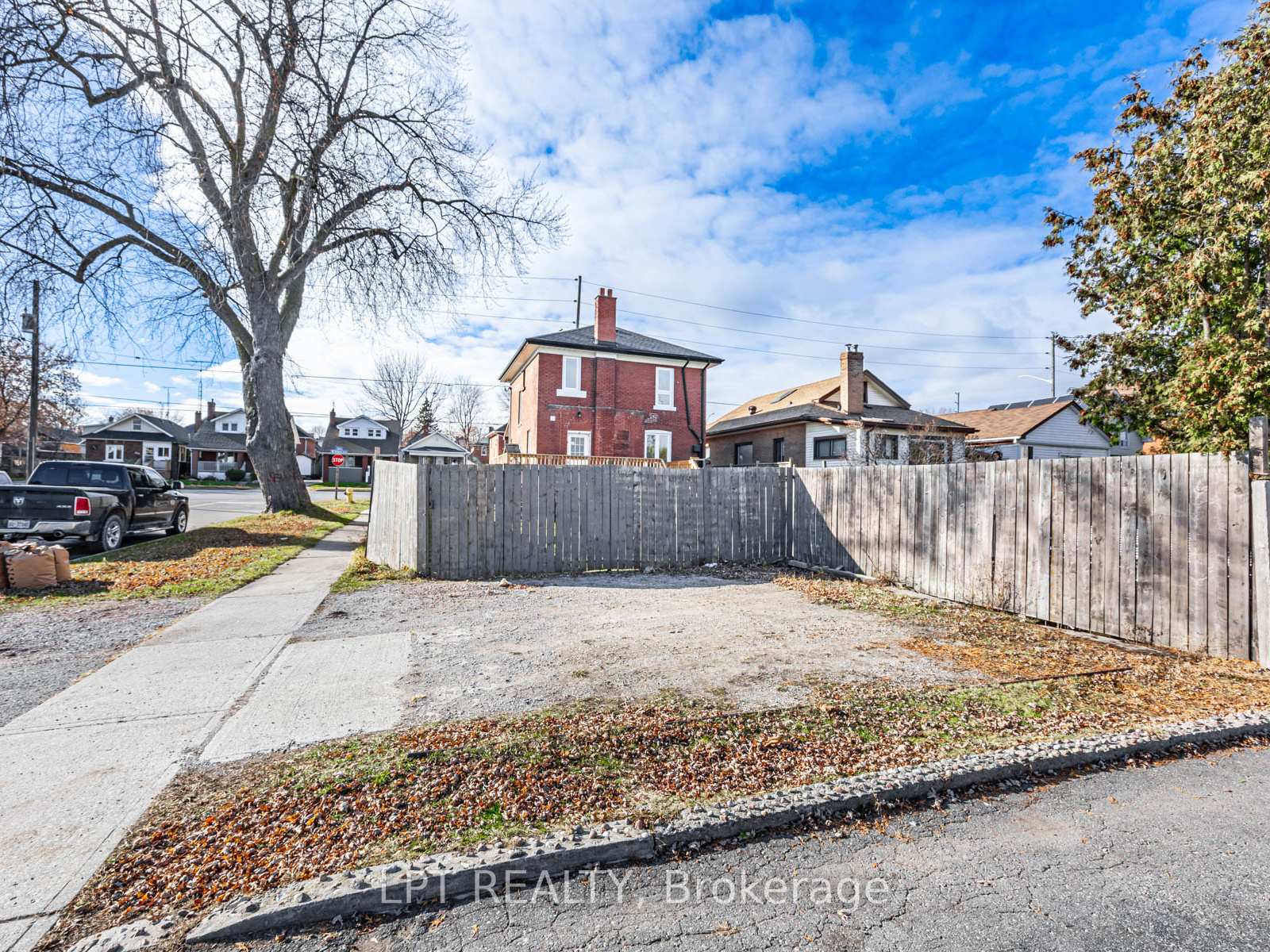 Photo 6 of 201 Ritson Road S, Oshawa, Central — HOMEH