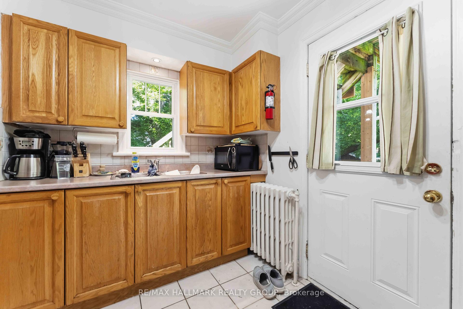 Photo 10 of Unit 1, 1079 North River Road, Ottawa, Overbrook — HOMEH