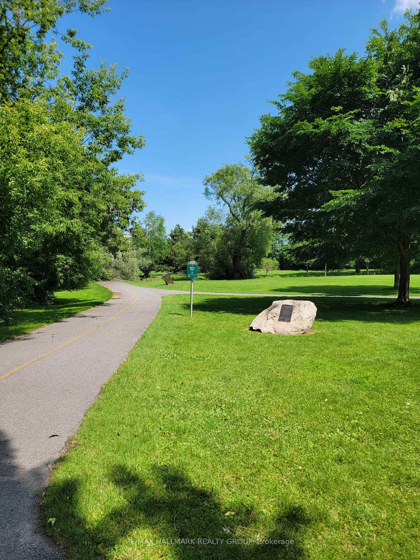 Photo 18 of Unit 1, 1079 North River Road, Ottawa, Overbrook — HOMEH