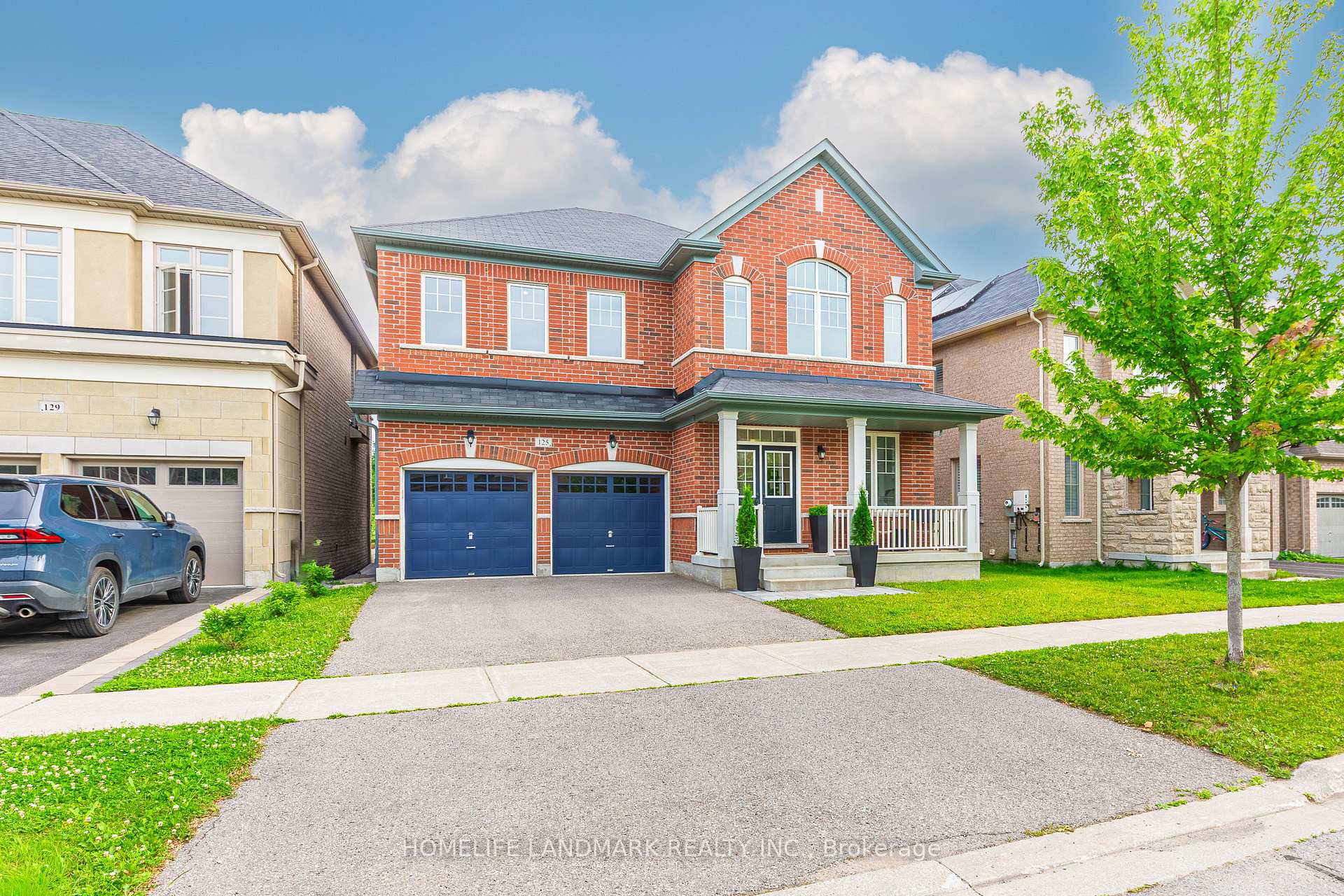 Photo 2 of 125 Roy Harper Avenue, Aurora, Rural Aurora — HOMEH