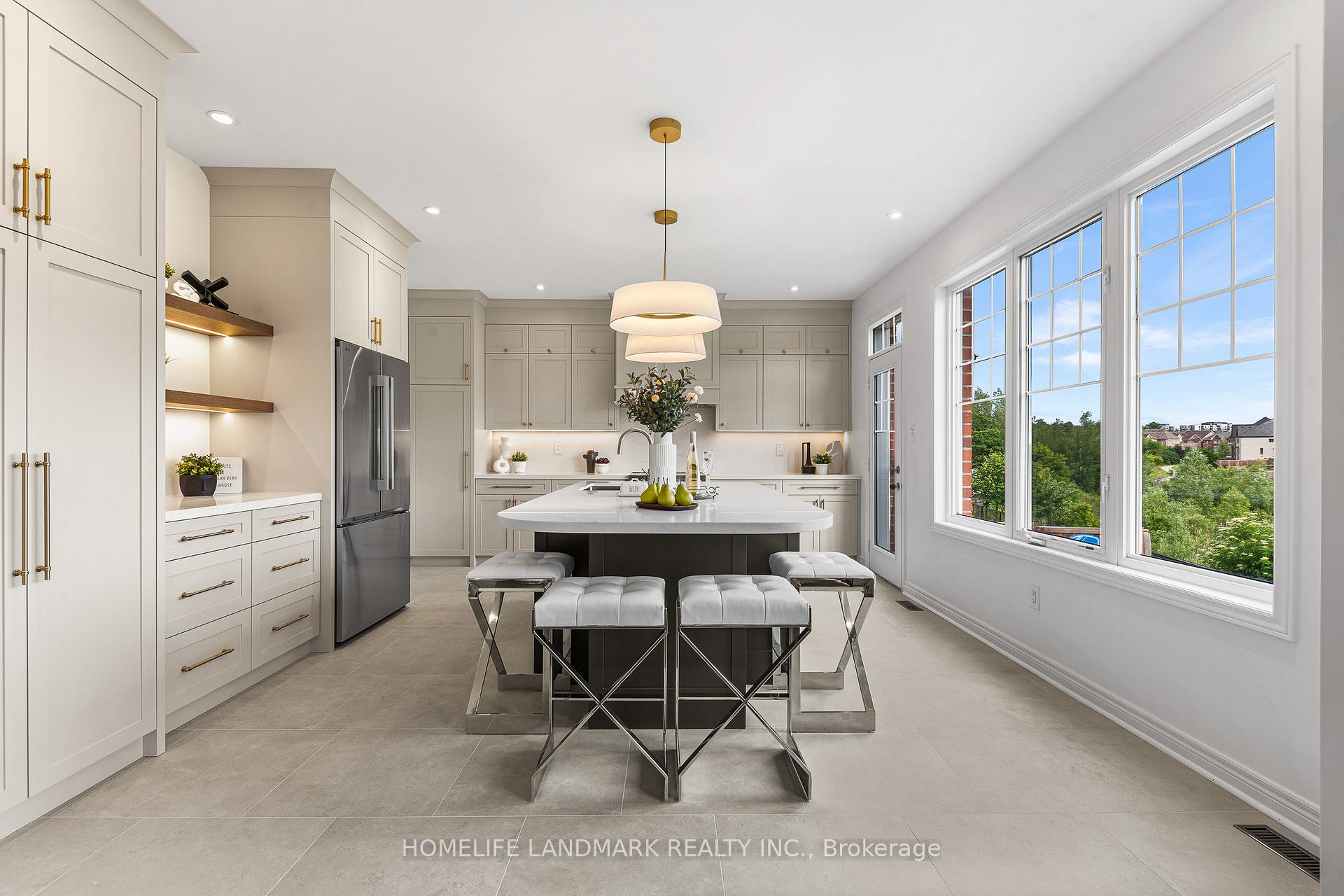 Photo 12 of 125 Roy Harper Avenue, Aurora, Rural Aurora — HOMEH