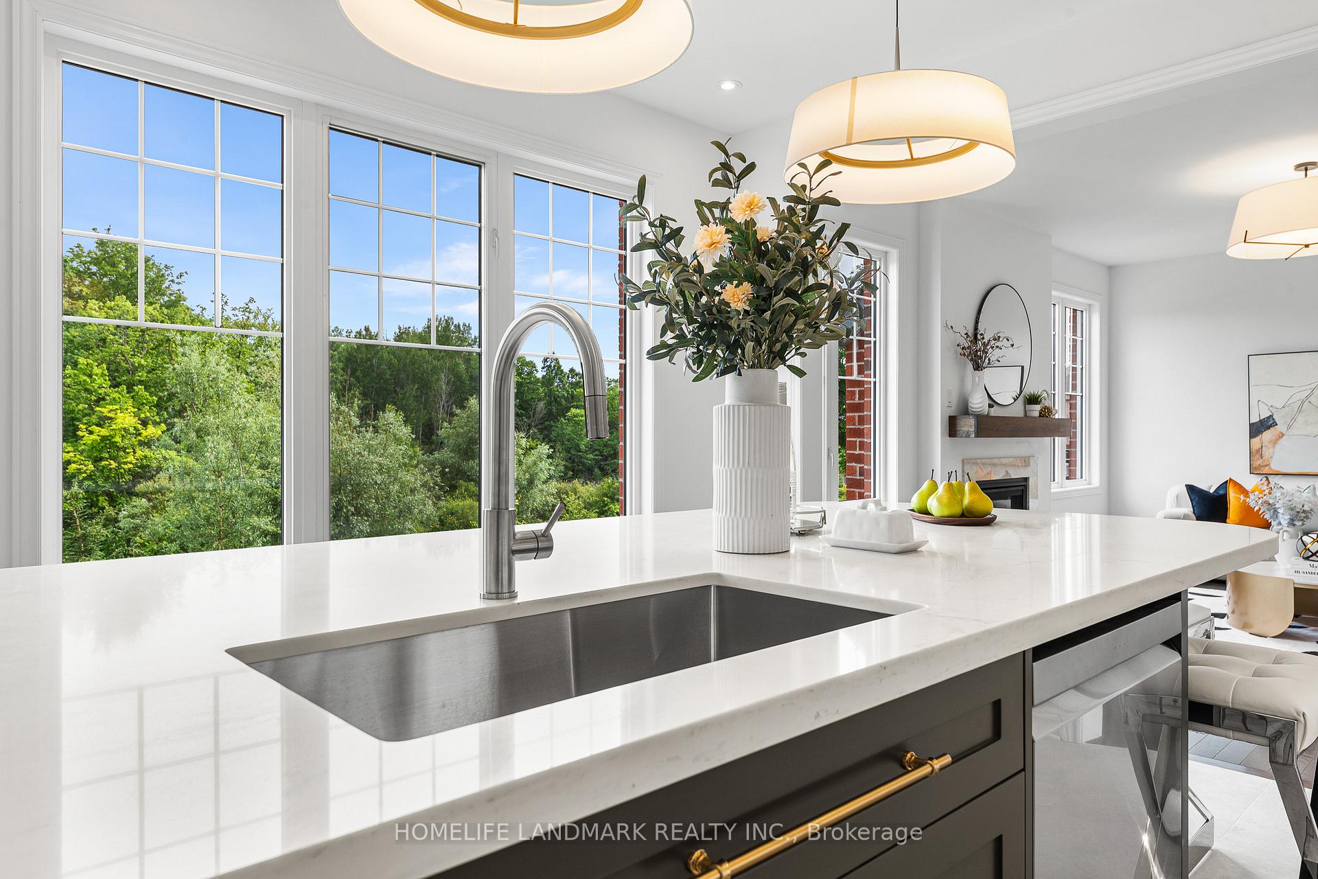 Photo 15 of 125 Roy Harper Avenue, Aurora, Rural Aurora — HOMEH