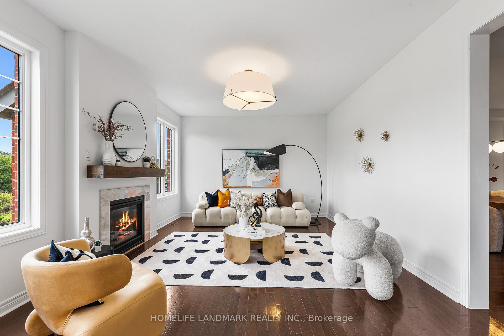 Photo 18 of 125 Roy Harper Avenue, Aurora, Rural Aurora — HOMEH