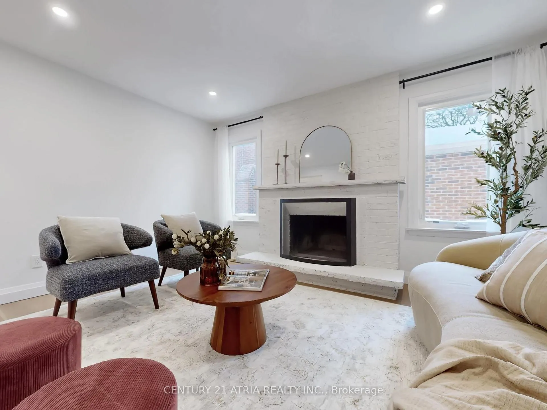 Photo 5 of 130 Major Buttons Drive, Markham, Sherwood-Amberglen — HOMEH