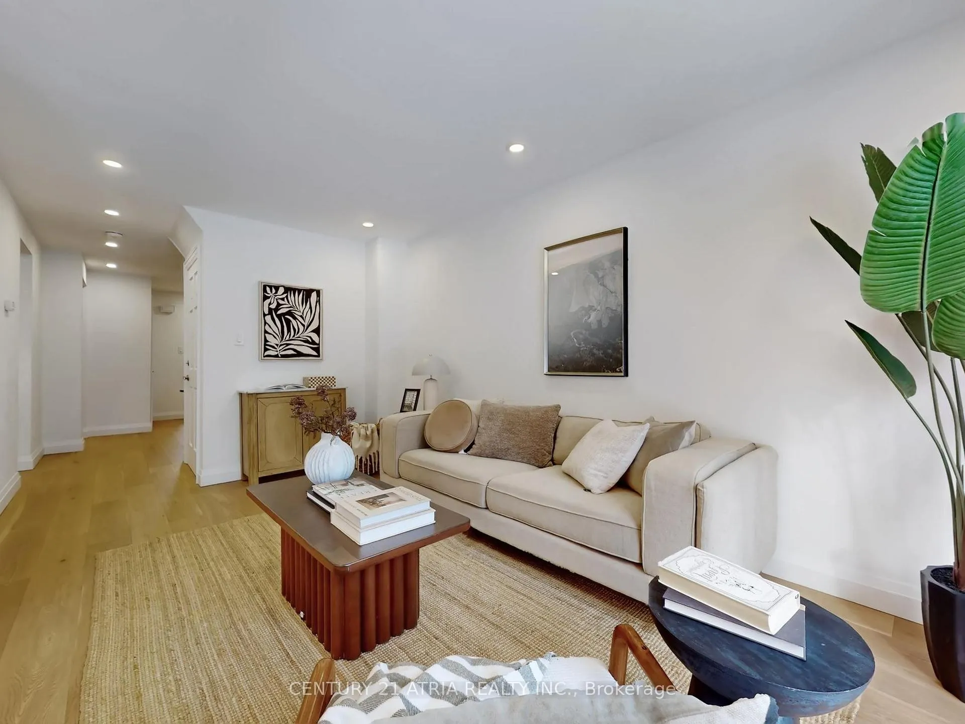 Photo 8 of 130 Major Buttons Drive, Markham, Sherwood-Amberglen — HOMEH