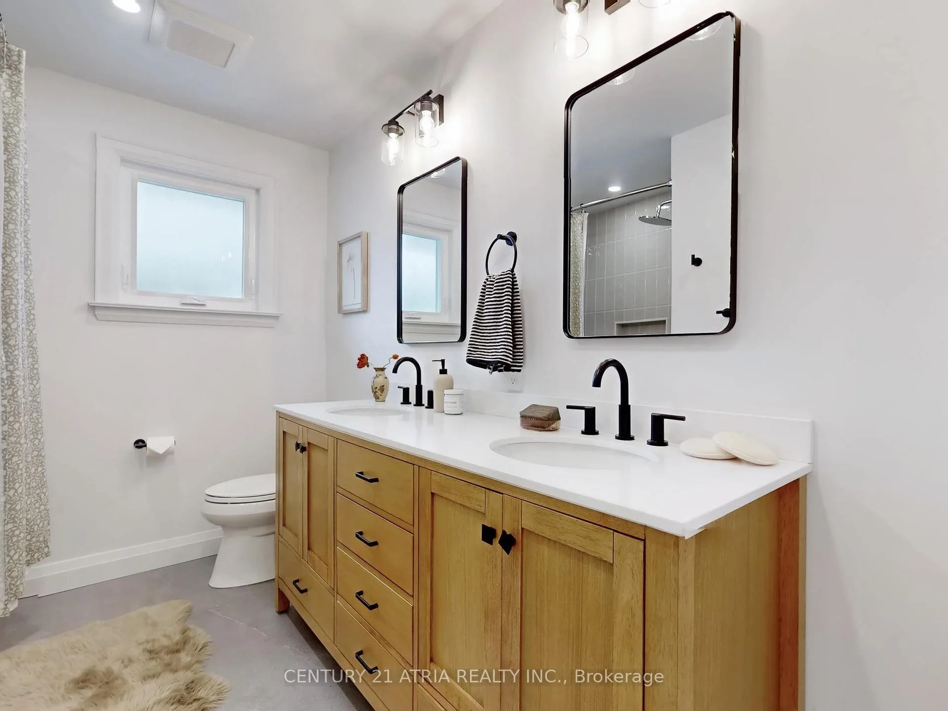 Photo 33 of 130 Major Buttons Drive, Markham, Sherwood-Amberglen — HOMEH