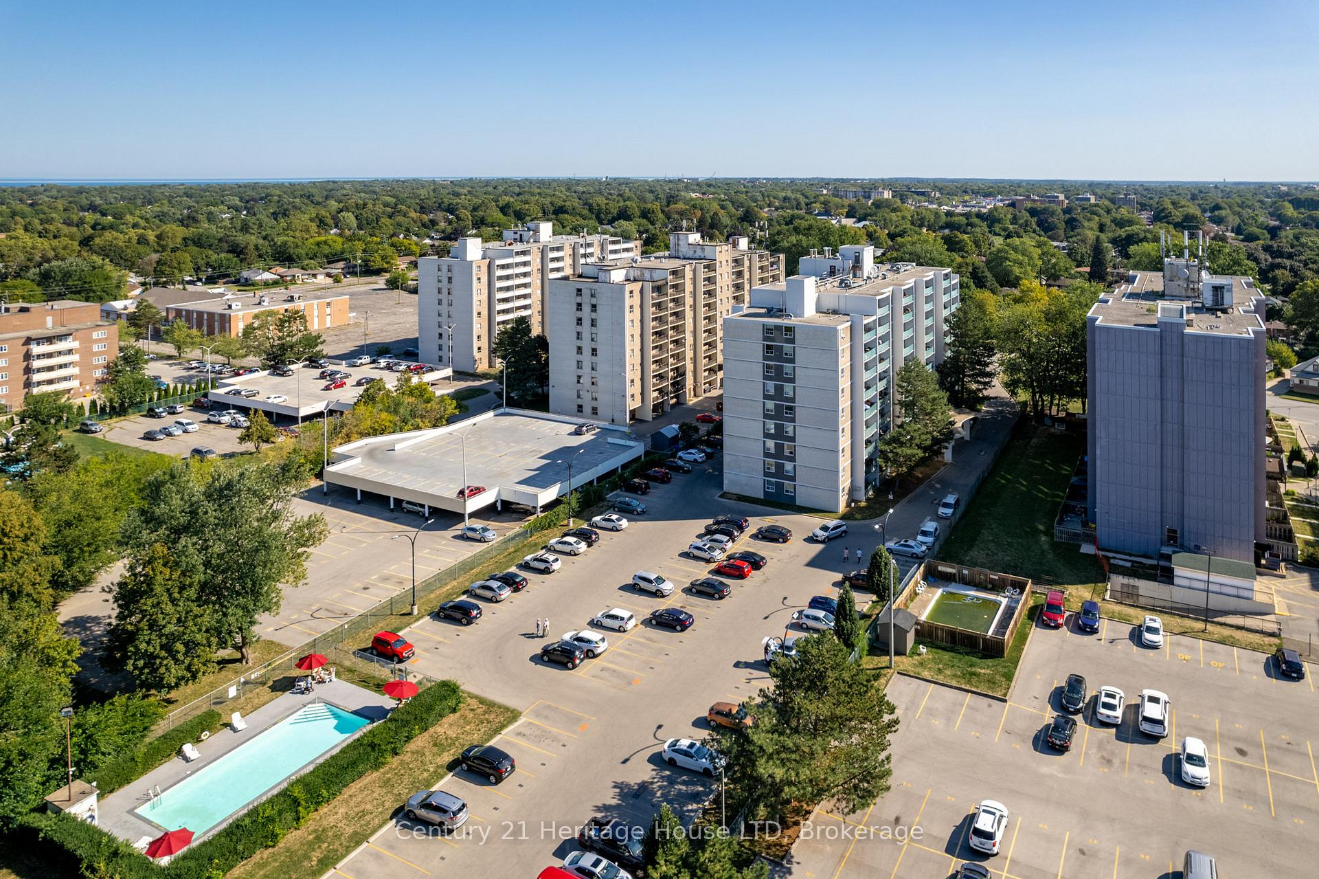 Photo 4 of Unit 303, 359 Geneva Street, St. Catharines, Fairview — HOMEH
