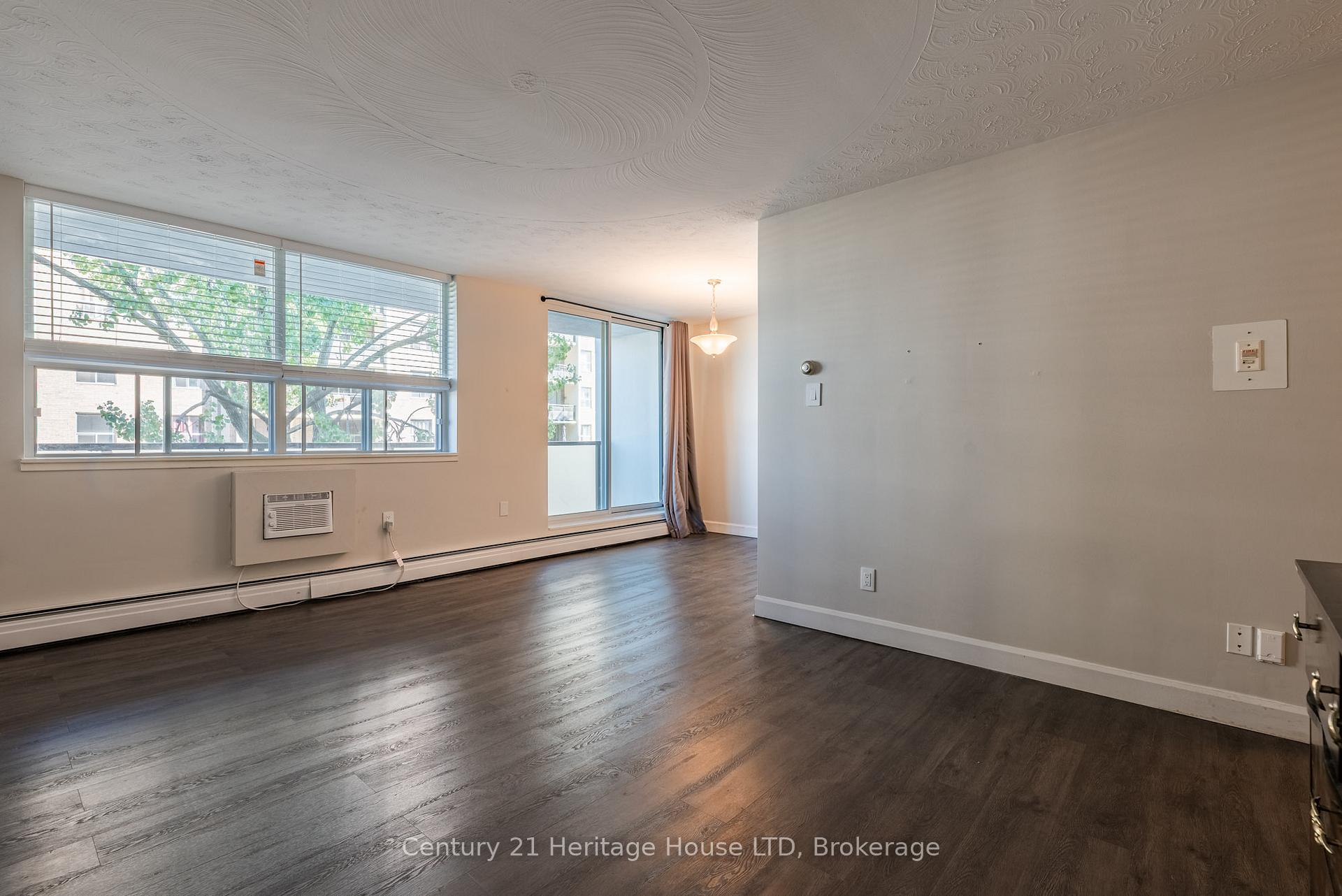 Photo 10 of Unit 303, 359 Geneva Street, St. Catharines, Fairview — HOMEH