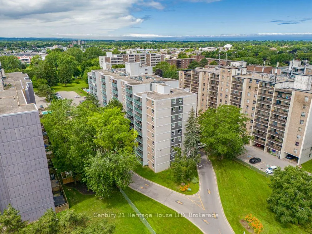 Photo 3 of Unit 303, 359 Geneva Street, St. Catharines, Fairview — HOMEH