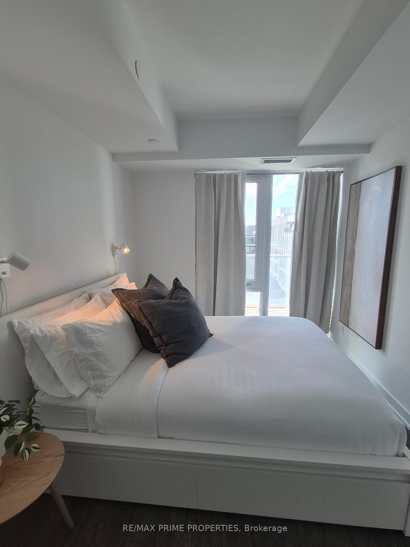 Photo 4 of Unit 3215, 88 Queen Street E, Toronto, Church-Yonge Corridor — HOMEH