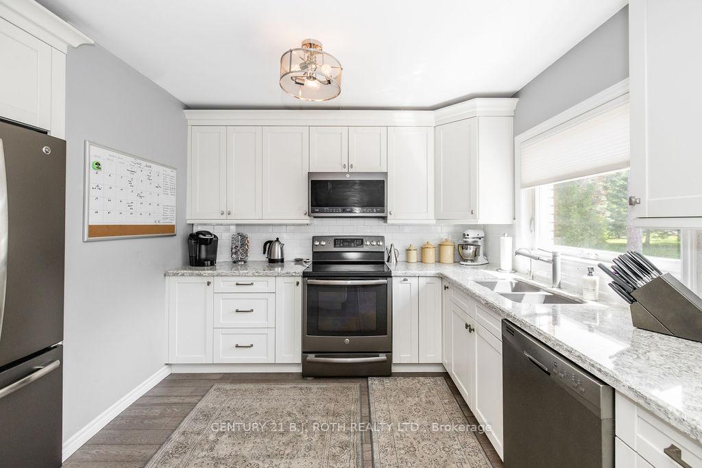 Photo 11 of 31 Robern Avenue, Tiny, Rural Tiny — HOMEH