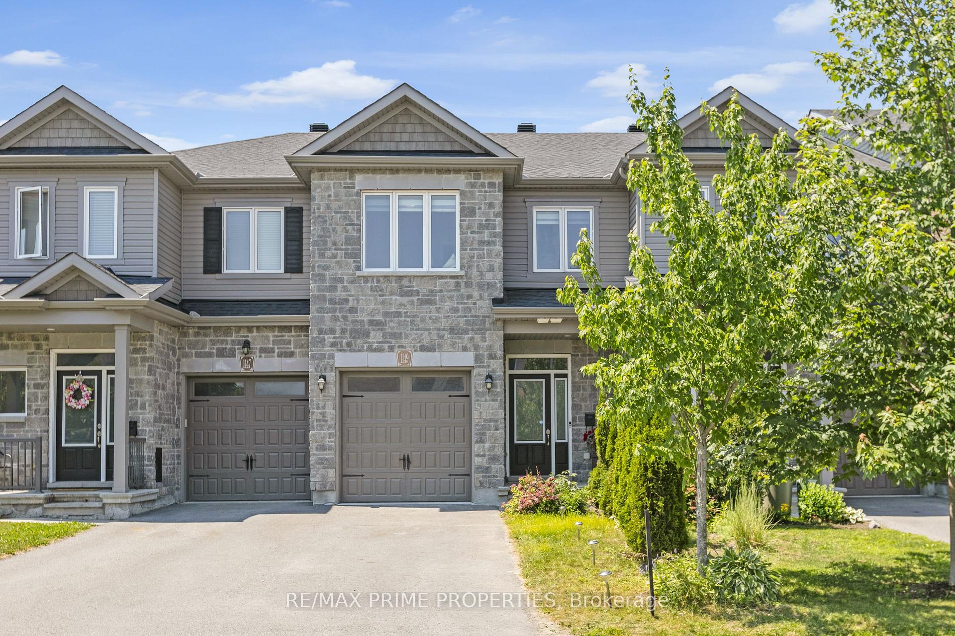 Front of 1149 Beckett Crescent