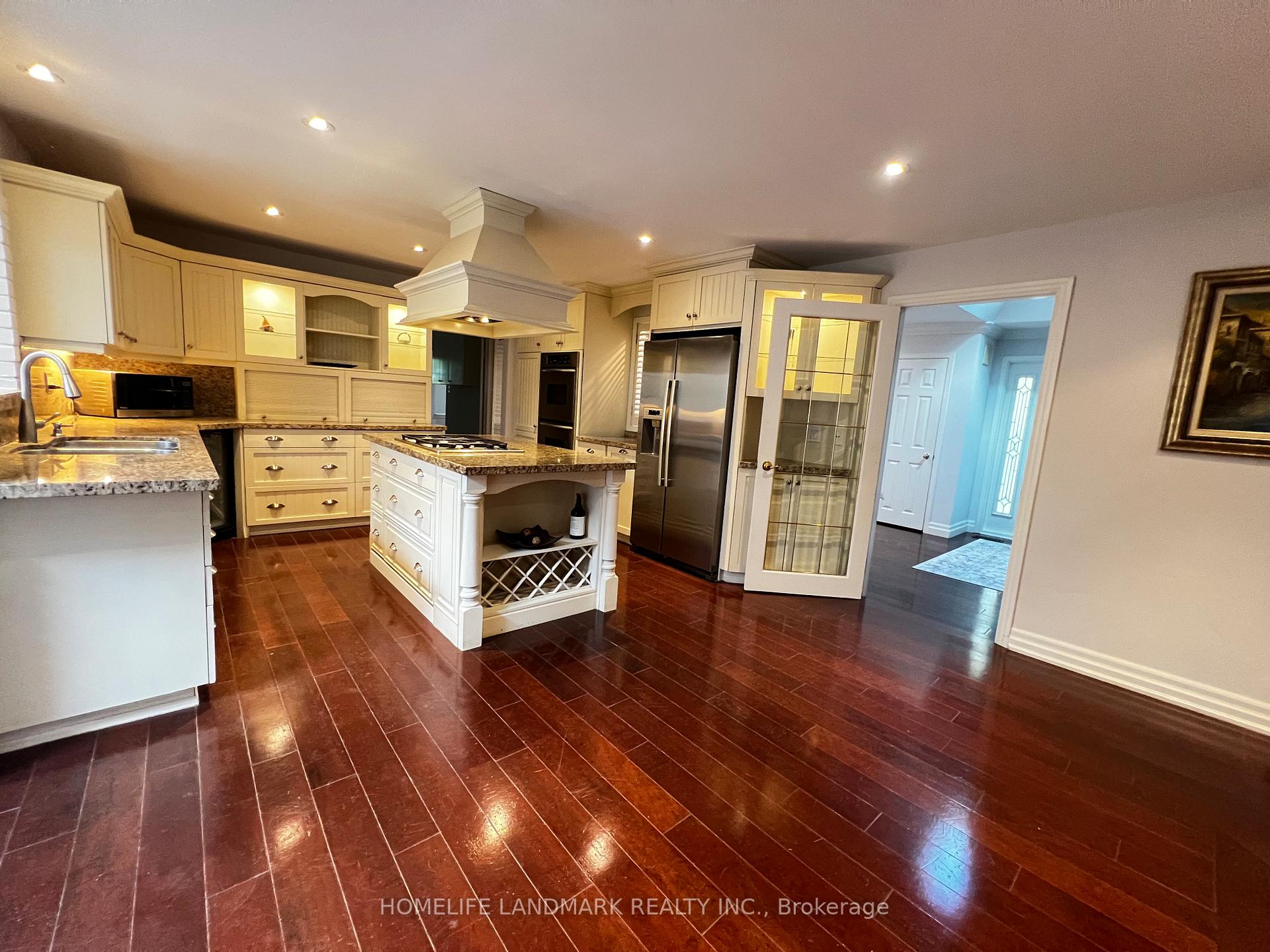Photo 7 of 2301 Bennington Gate, Oakville, Ford — HOMEH