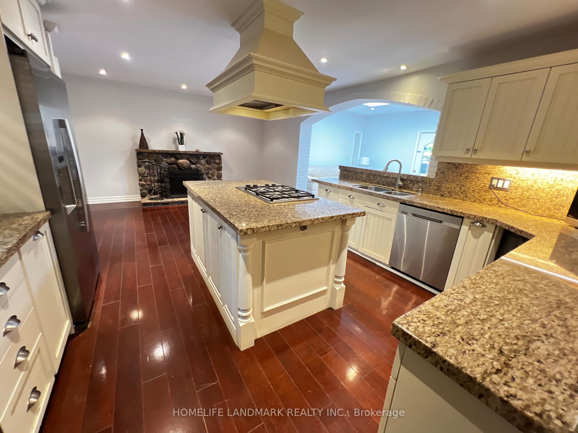 Photo 8 of 2301 Bennington Gate, Oakville, Ford — HOMEH