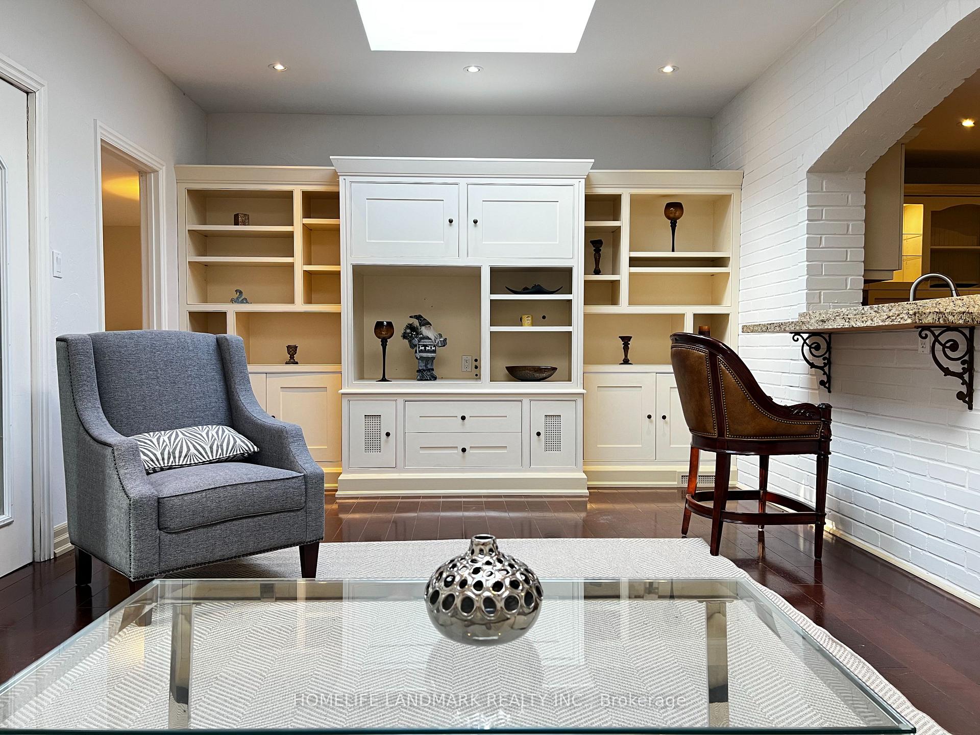 Photo 9 of 2301 Bennington Gate, Oakville, Ford — HOMEH