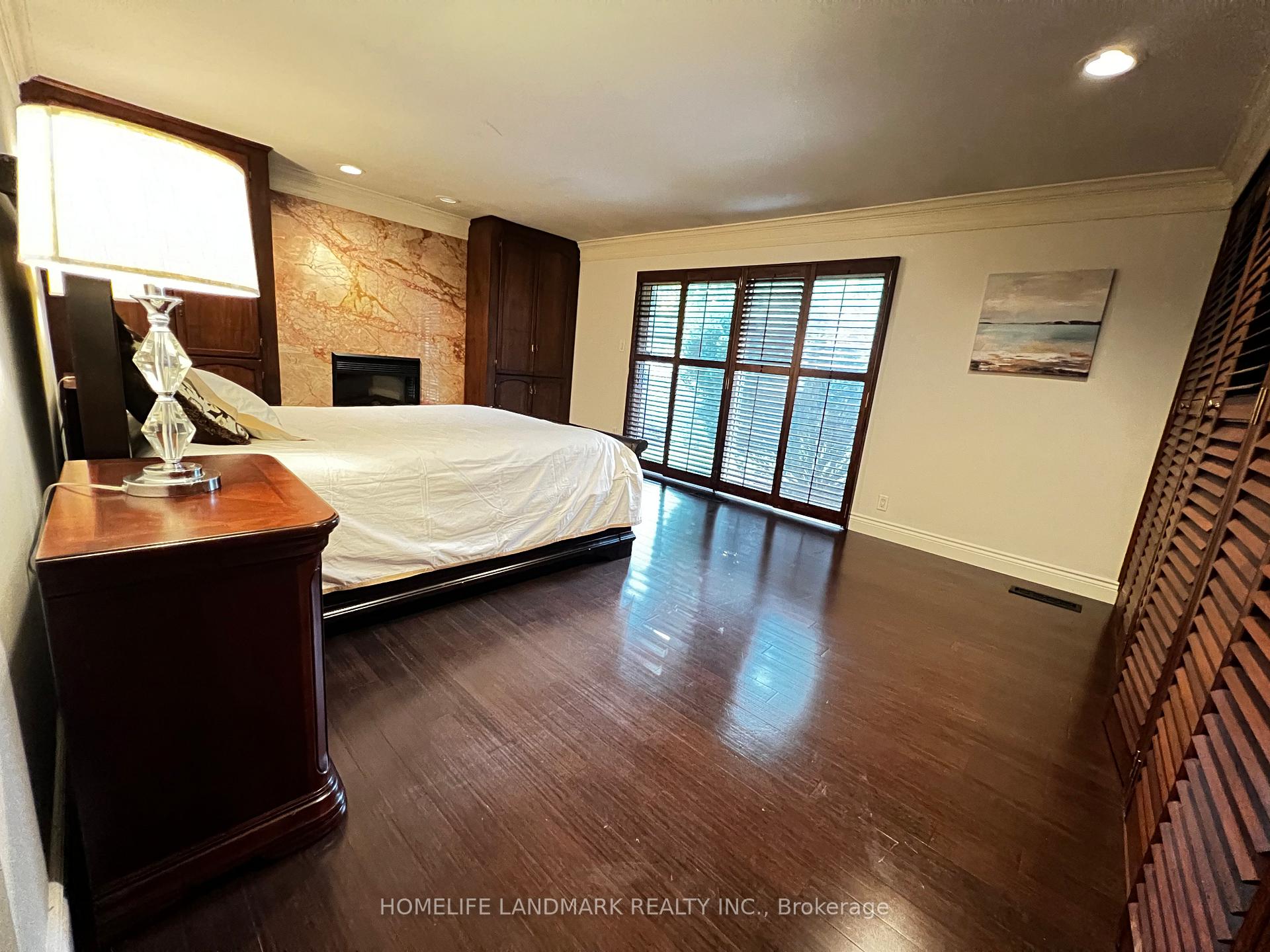 Photo 10 of 2301 Bennington Gate, Oakville, Ford — HOMEH