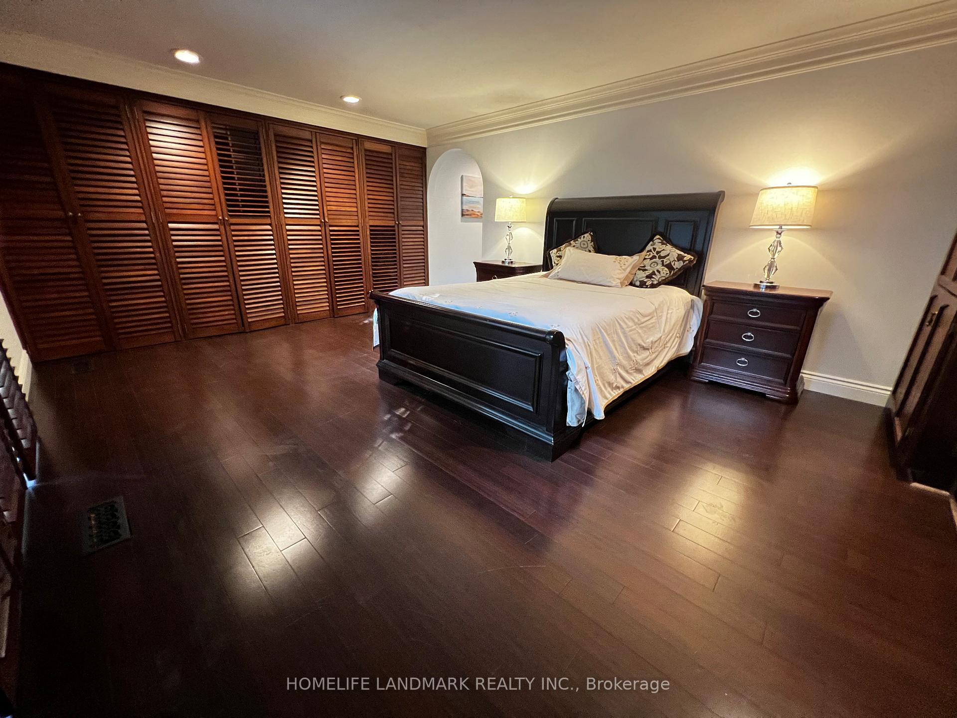 Photo 11 of 2301 Bennington Gate, Oakville, Ford — HOMEH
