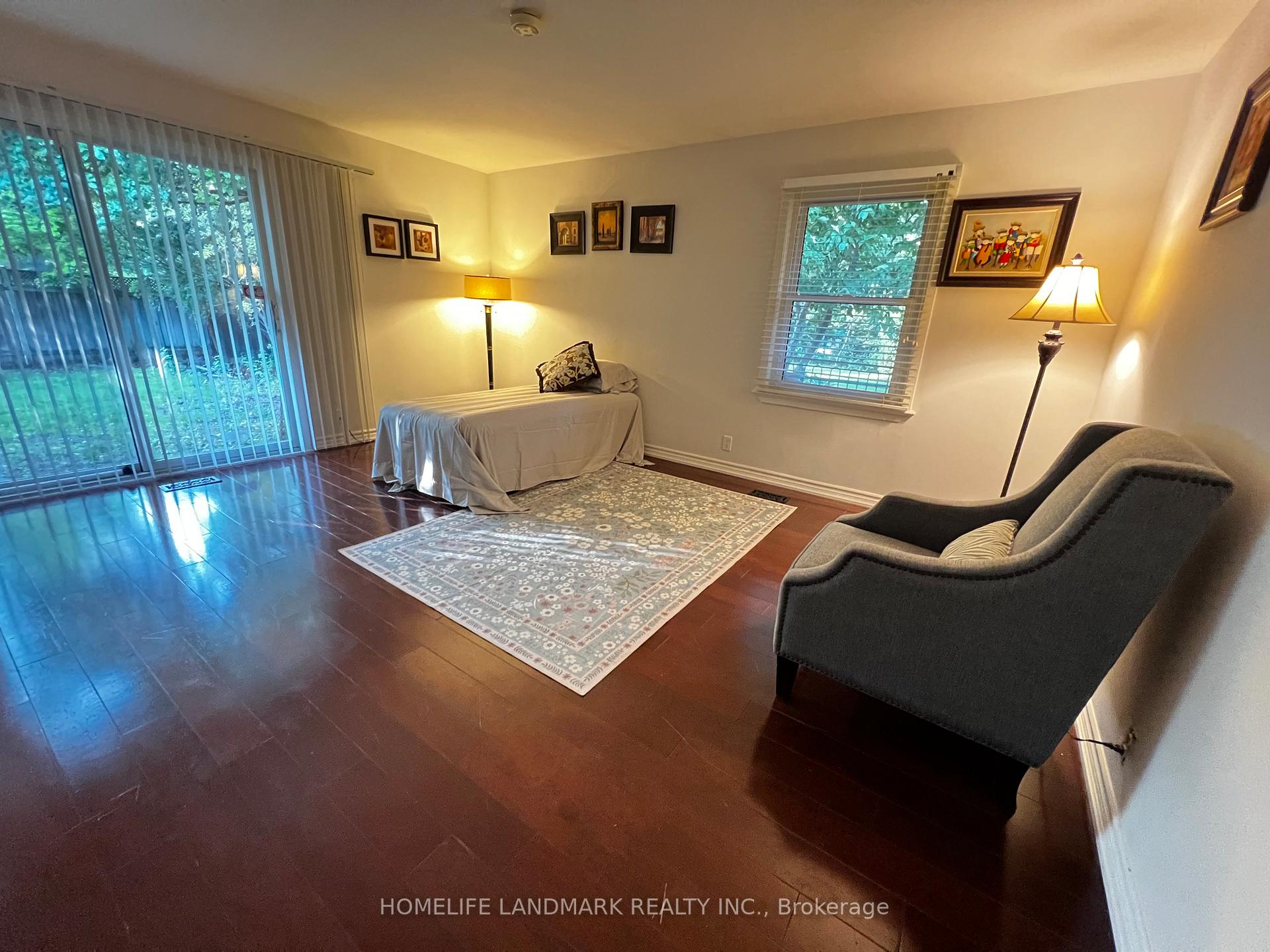 Photo 14 of 2301 Bennington Gate, Oakville, Ford — HOMEH