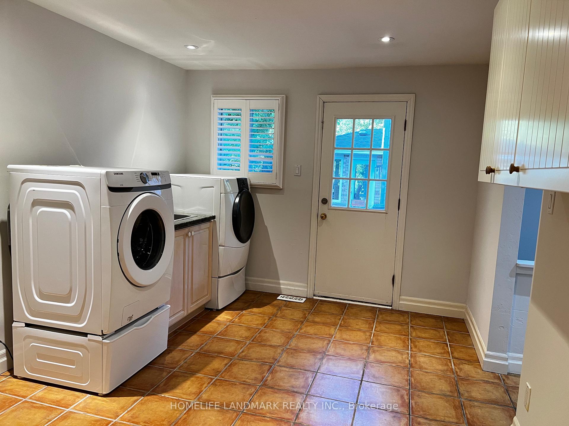 Photo 17 of 2301 Bennington Gate, Oakville, Ford — HOMEH