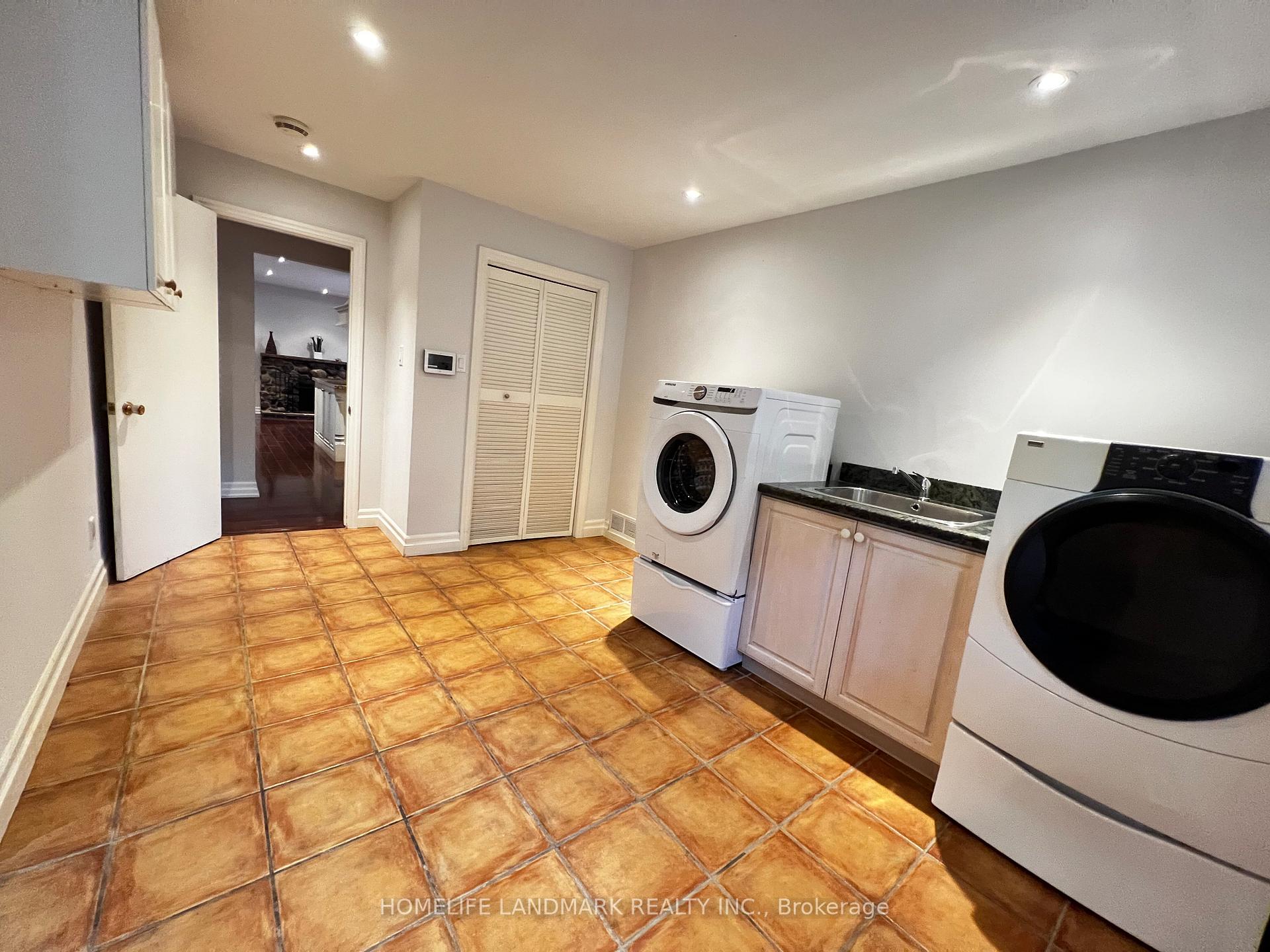Photo 18 of 2301 Bennington Gate, Oakville, Ford — HOMEH