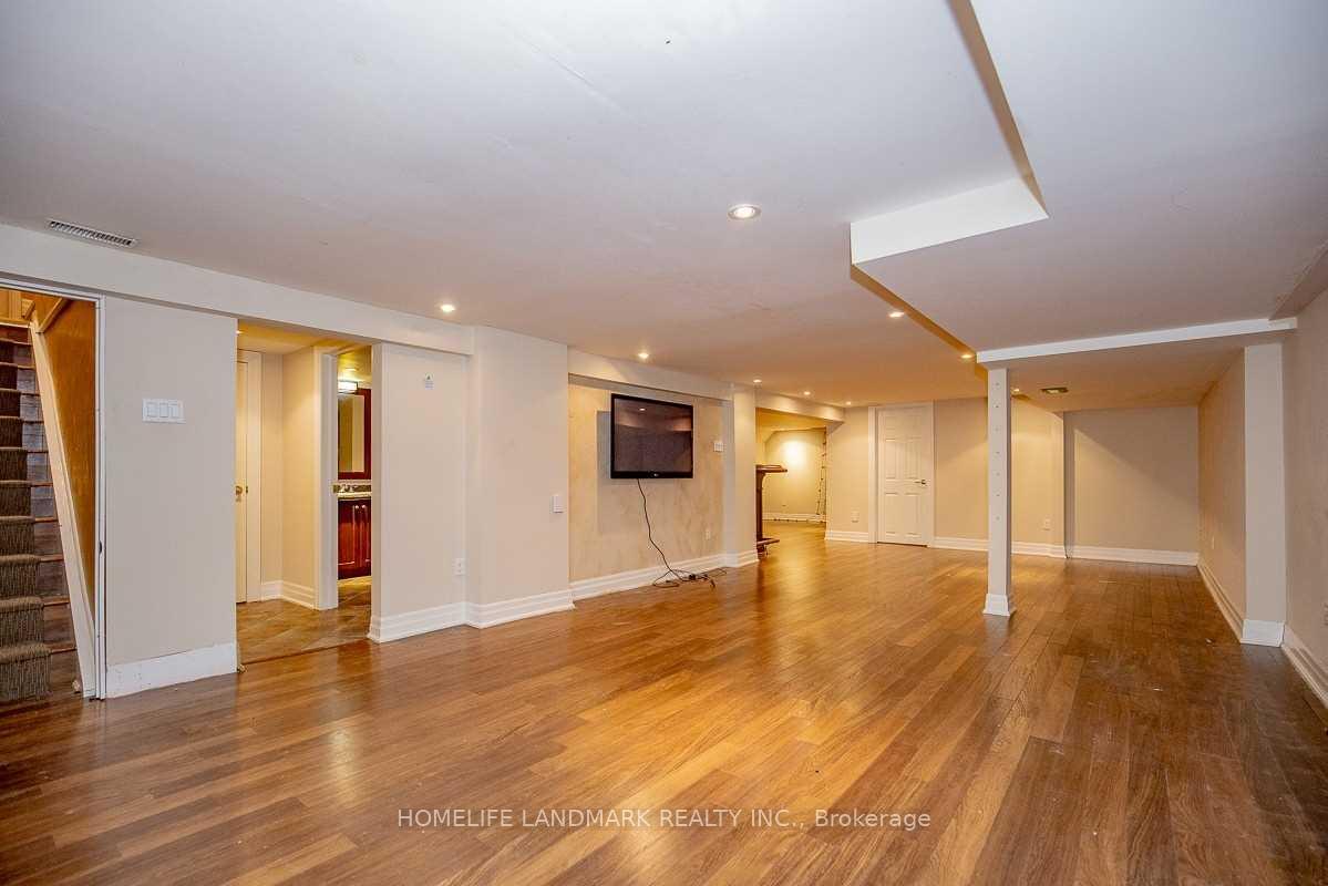 Photo 24 of 2301 Bennington Gate, Oakville, Ford — HOMEH