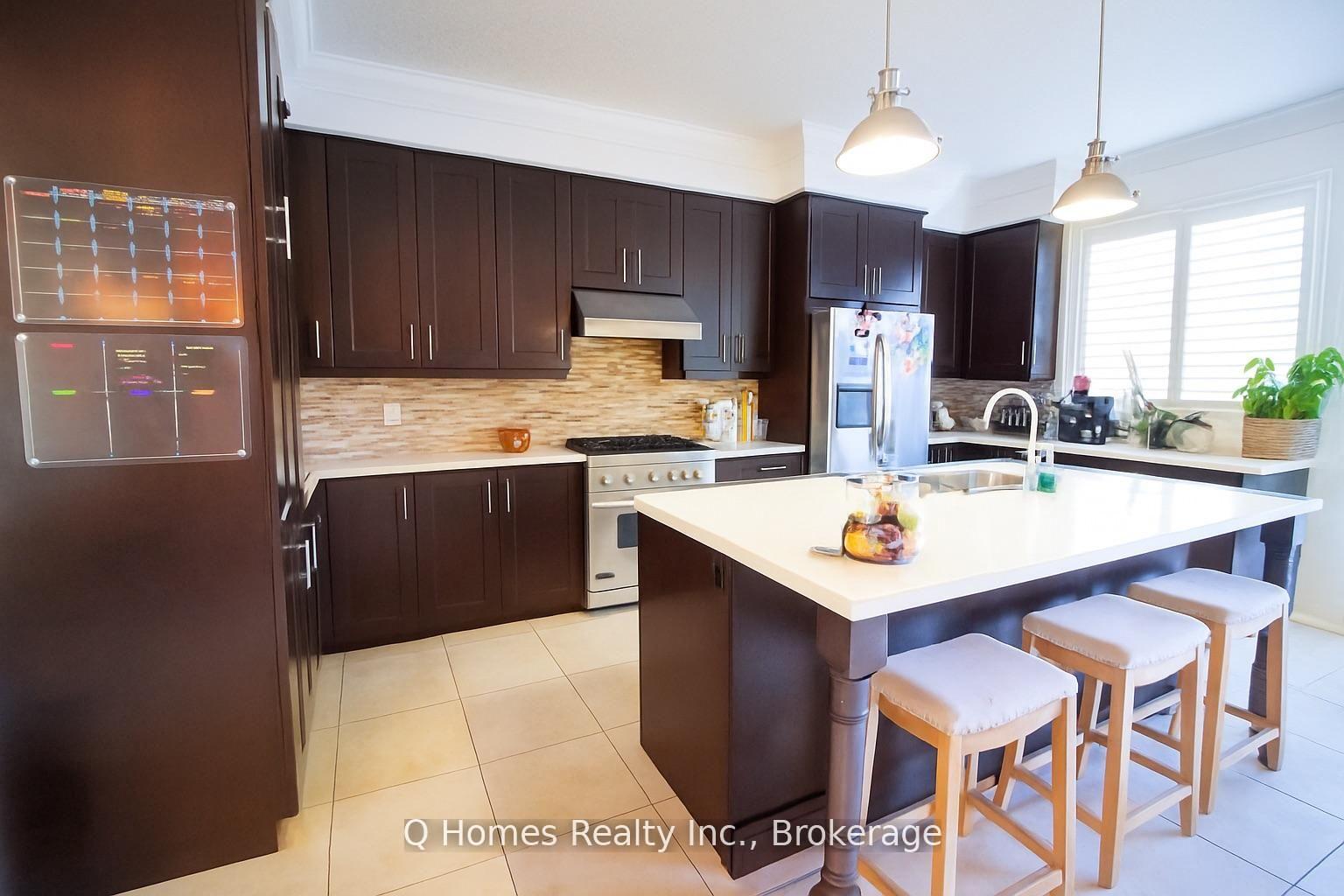 Photo 7 of 33 Graihawk Drive, Barrie, Ardagh — HOMEH