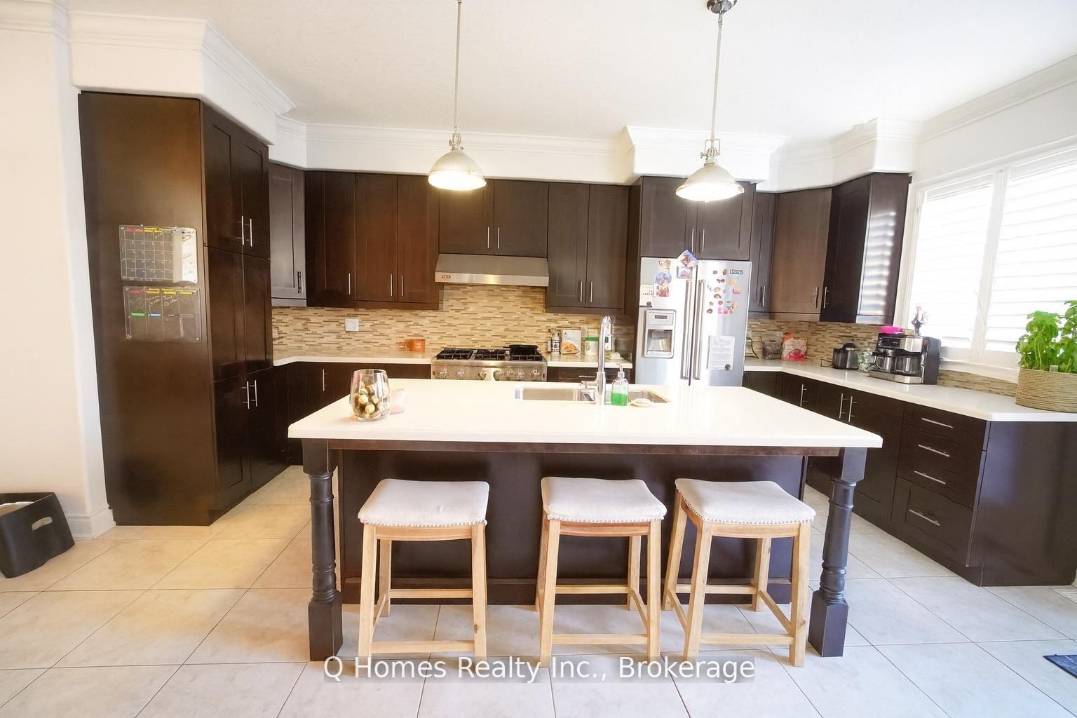 Photo 8 of 33 Graihawk Drive, Barrie, Ardagh — HOMEH