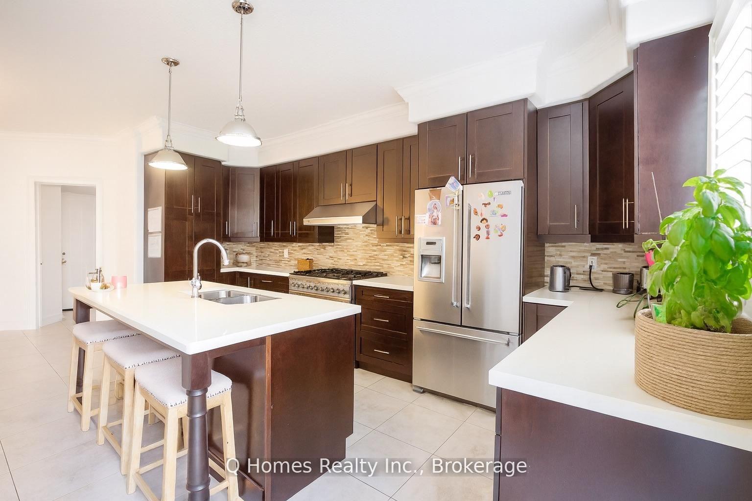Photo 9 of 33 Graihawk Drive, Barrie, Ardagh — HOMEH