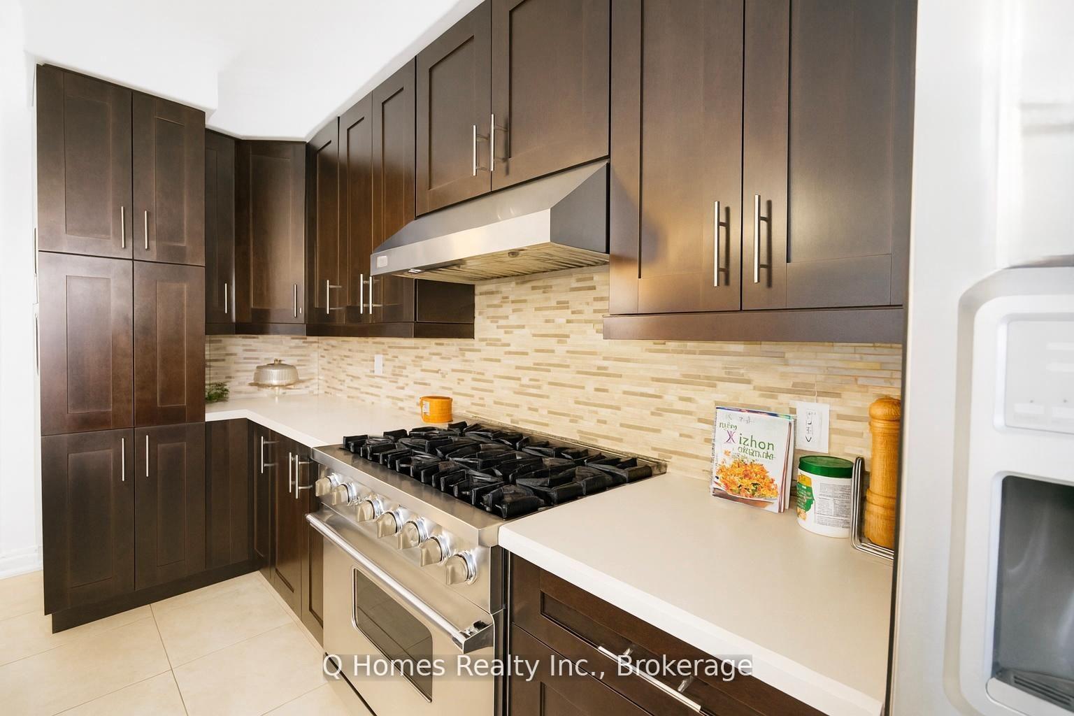Photo 10 of 33 Graihawk Drive, Barrie, Ardagh — HOMEH
