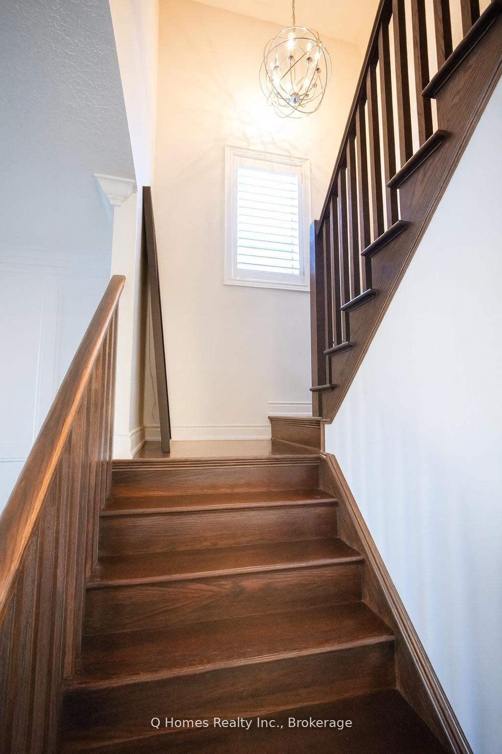 Photo 15 of 33 Graihawk Drive, Barrie, Ardagh — HOMEH