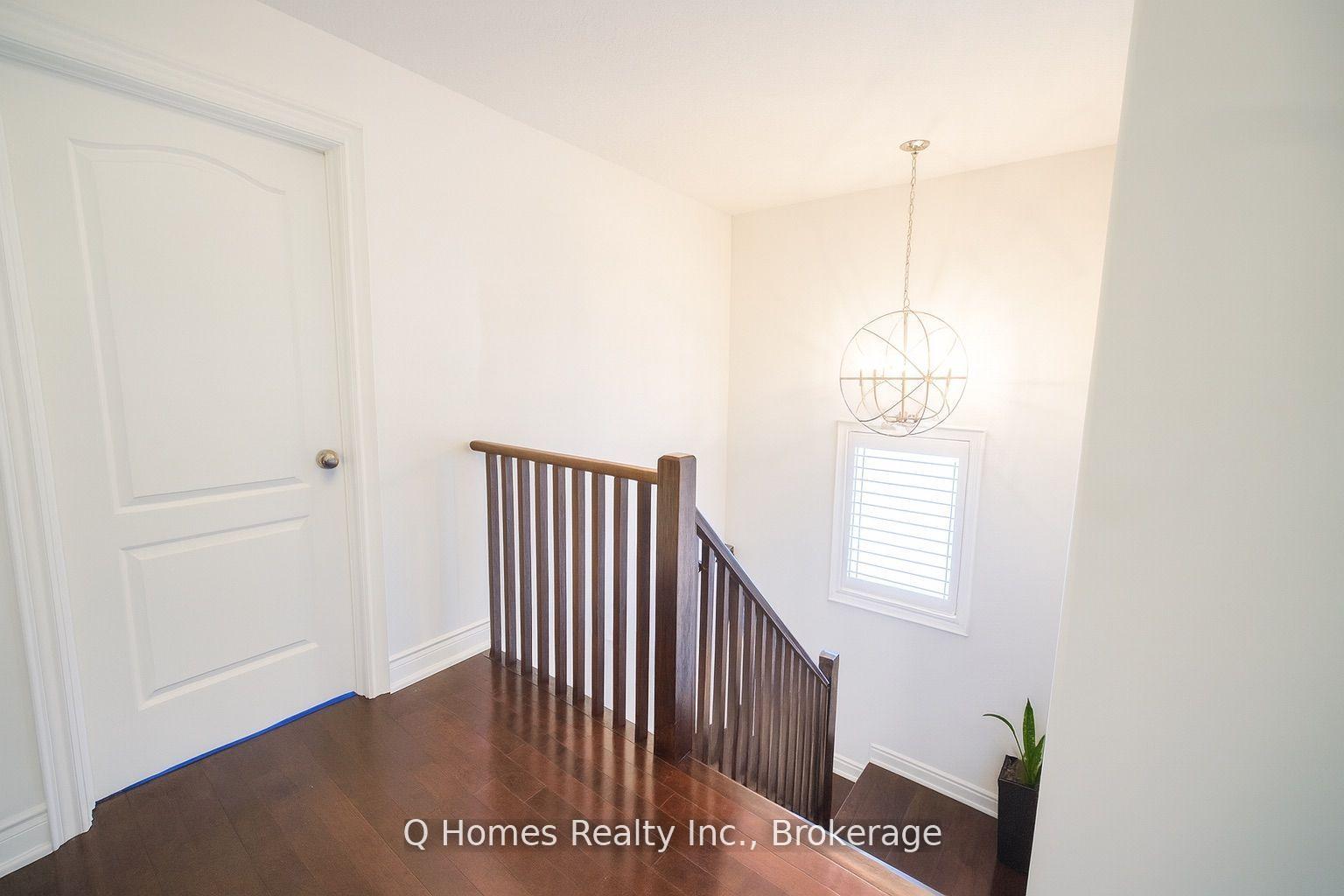 Photo 16 of 33 Graihawk Drive, Barrie, Ardagh — HOMEH