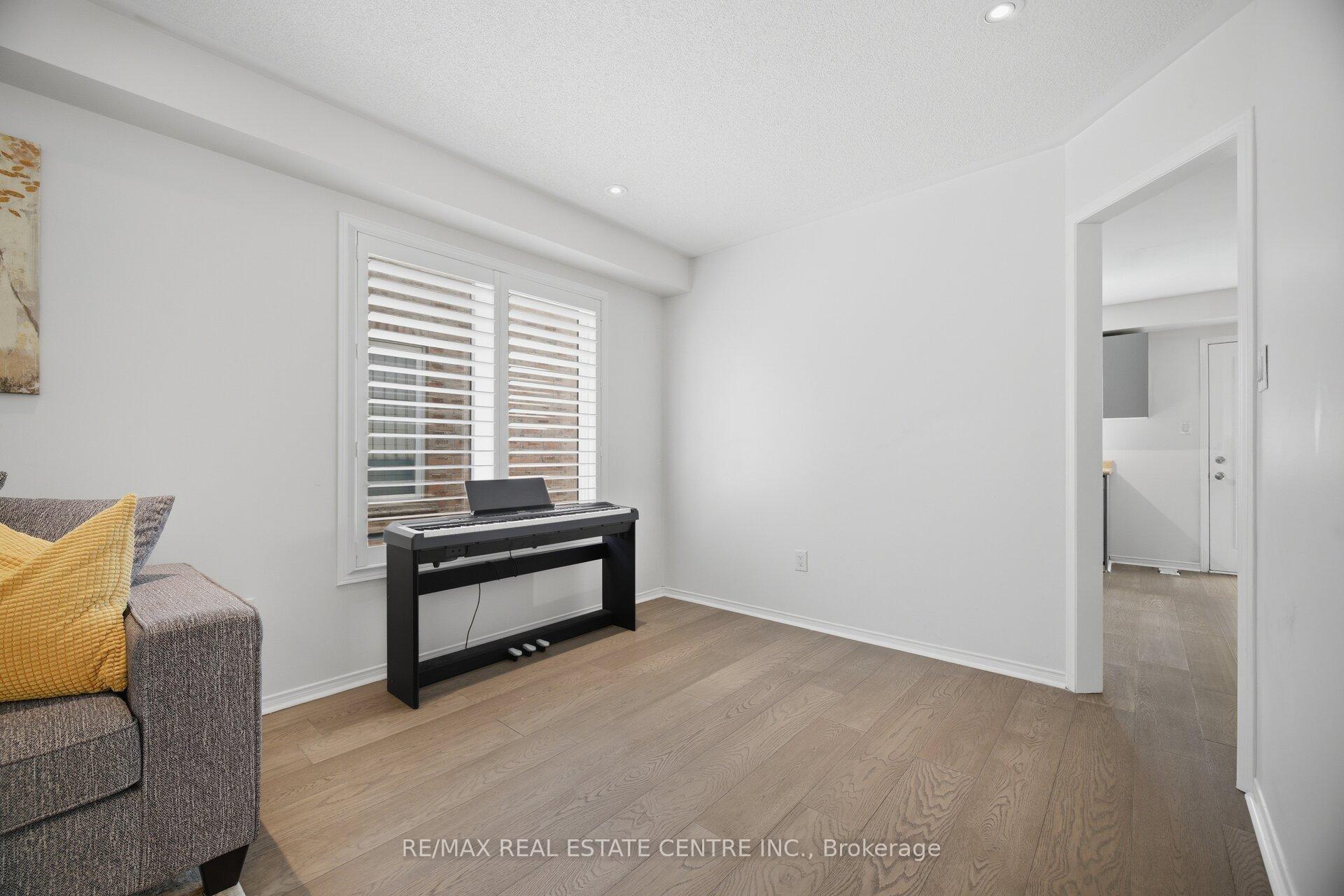 Photo 10 of 71 Barrett Avenue, Brantford, Echo Place — HOMEH