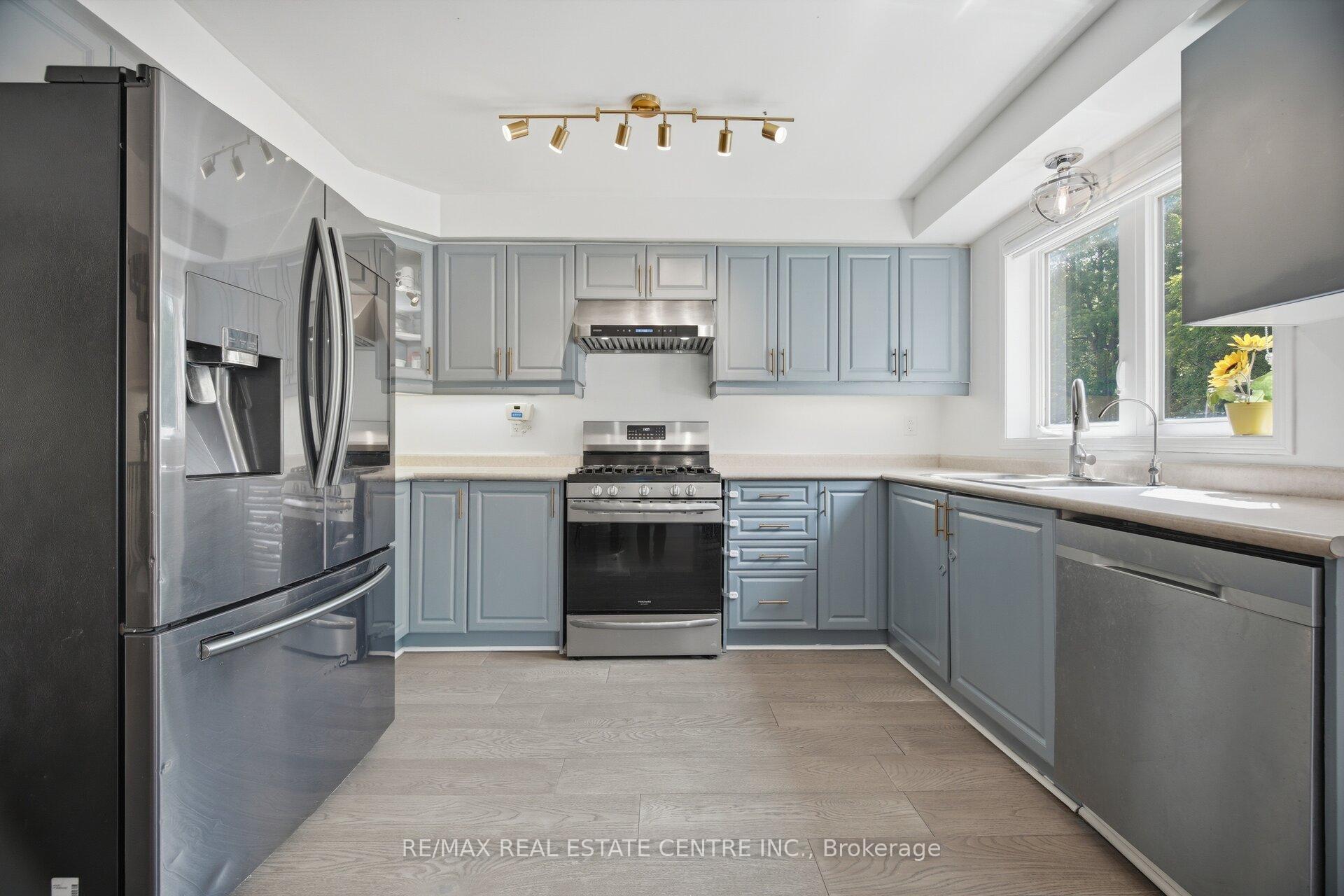 Photo 13 of 71 Barrett Avenue, Brantford, Echo Place — HOMEH