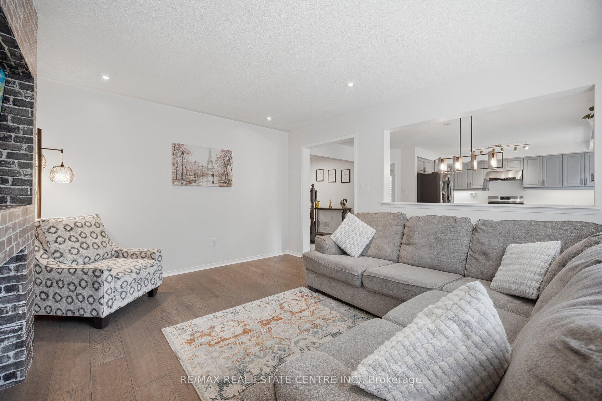 Photo 20 of 71 Barrett Avenue, Brantford, Echo Place — HOMEH