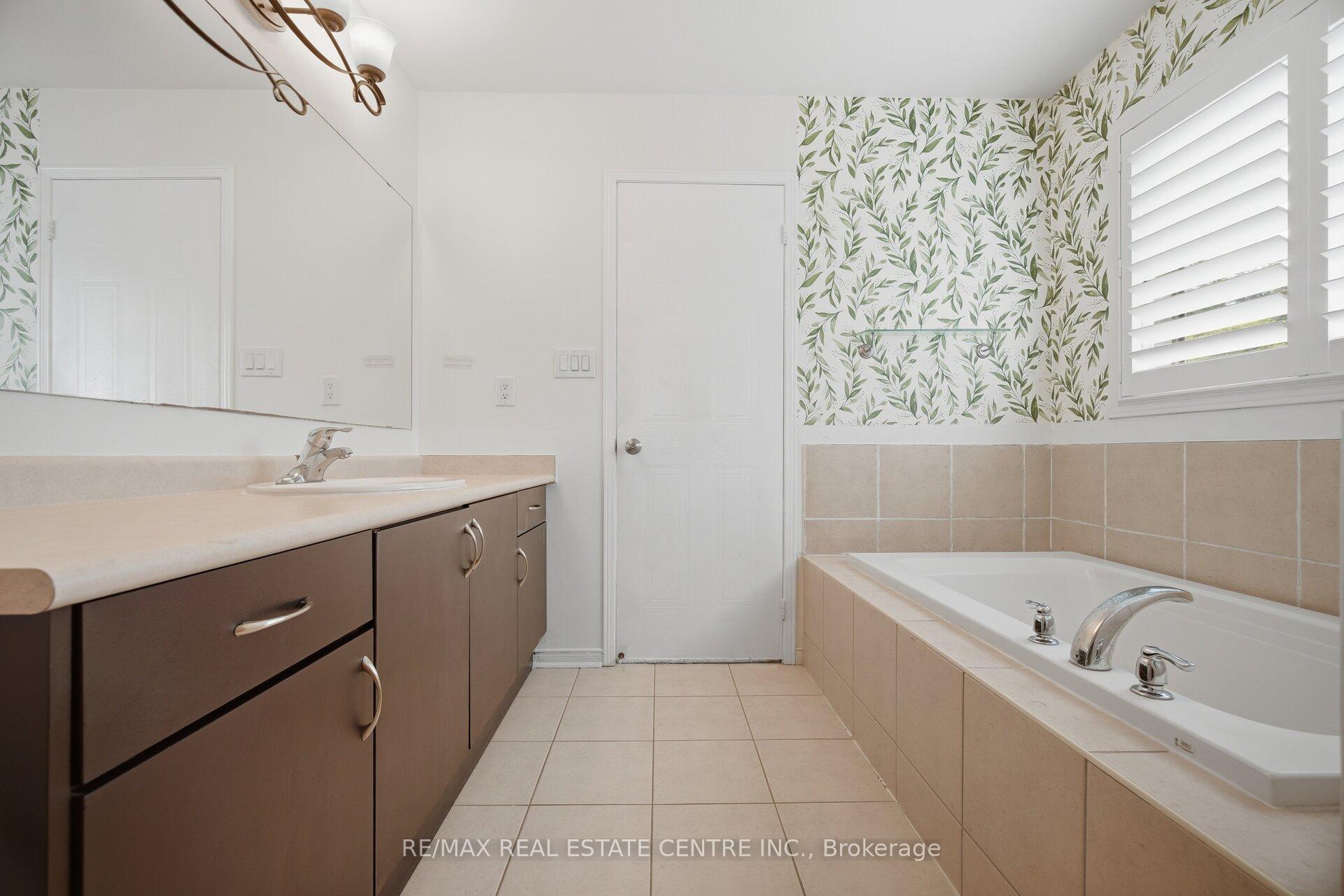 Photo 29 of 71 Barrett Avenue, Brantford, Echo Place — HOMEH