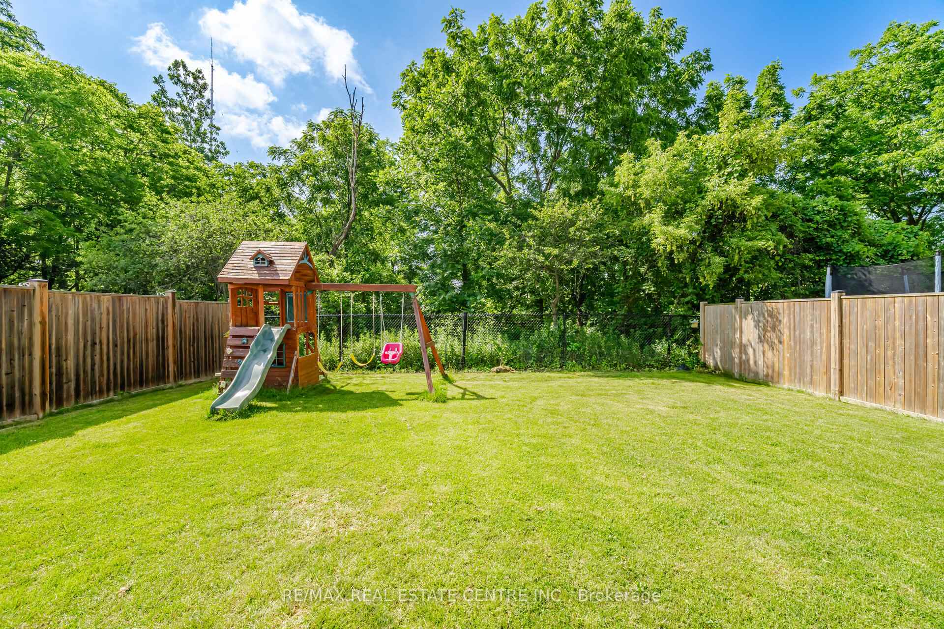 Photo 48 of 71 Barrett Avenue, Brantford, Echo Place — HOMEH