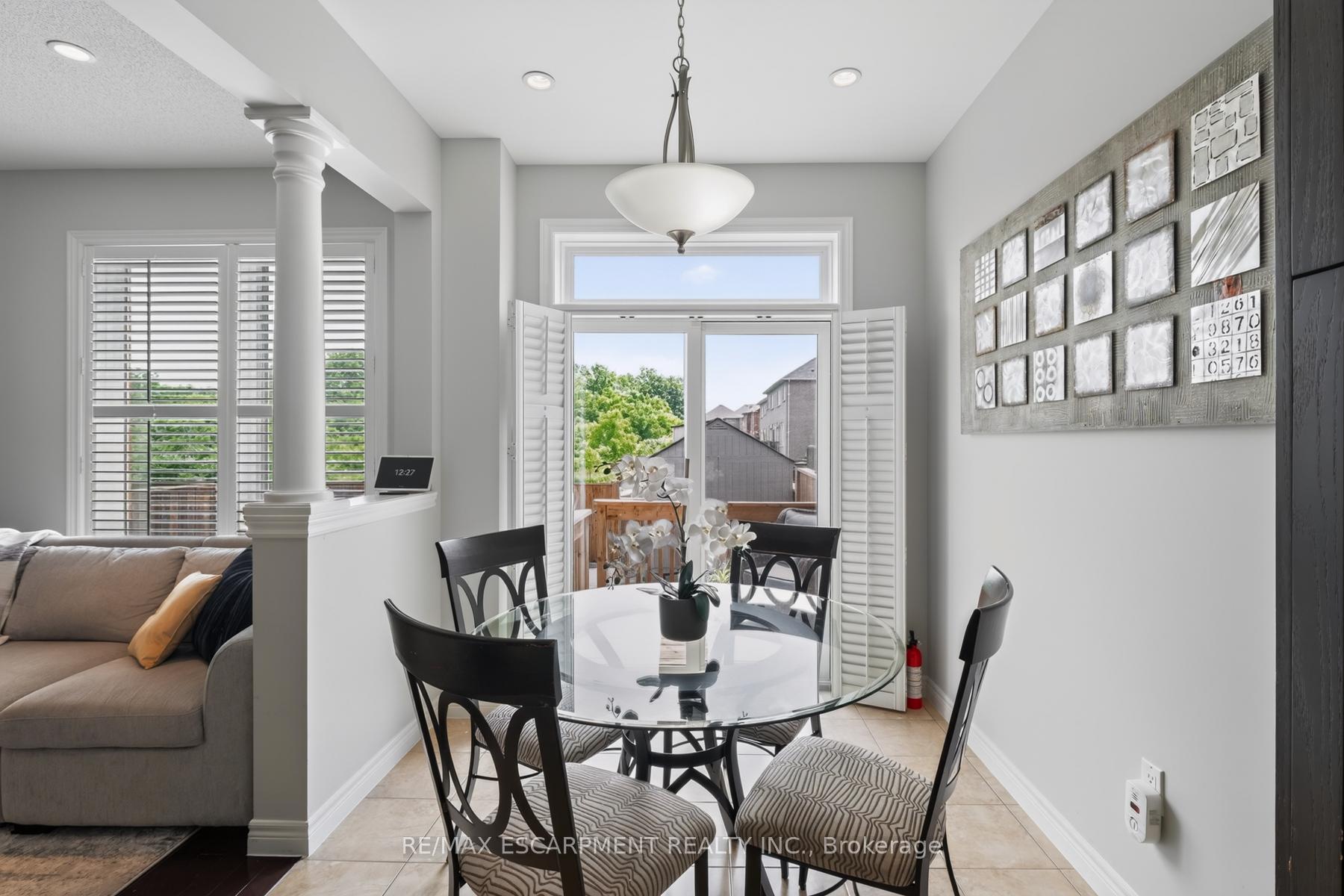Photo 18 of 21 Summerberry Way, Hamilton, Carpenter — HOMEH