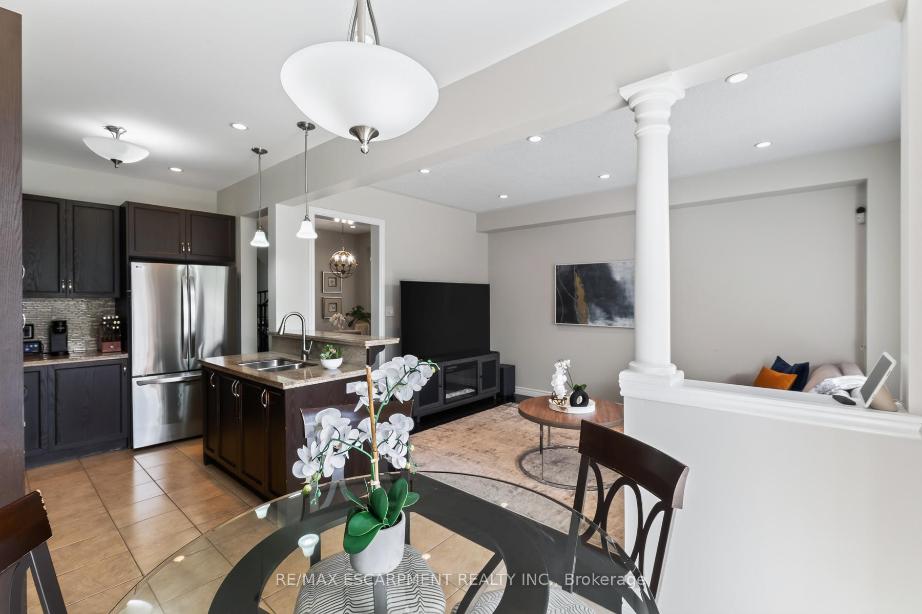 Photo 19 of 21 Summerberry Way, Hamilton, Carpenter — HOMEH