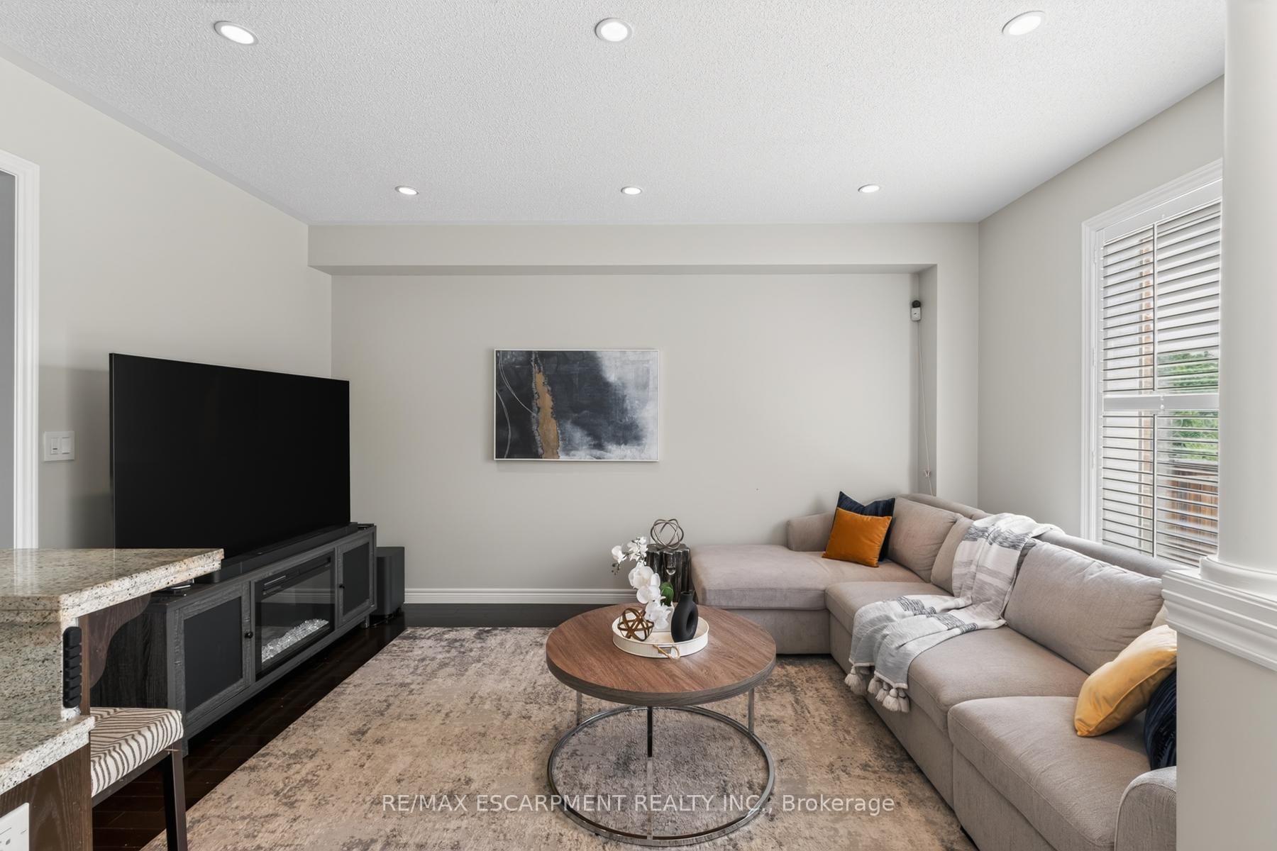 Photo 20 of 21 Summerberry Way, Hamilton, Carpenter — HOMEH