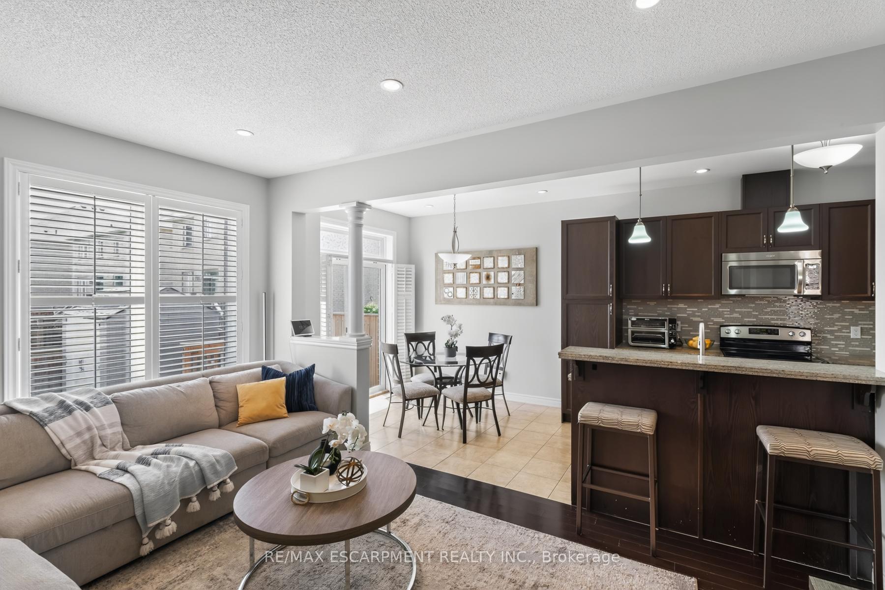 Photo 21 of 21 Summerberry Way, Hamilton, Carpenter — HOMEH