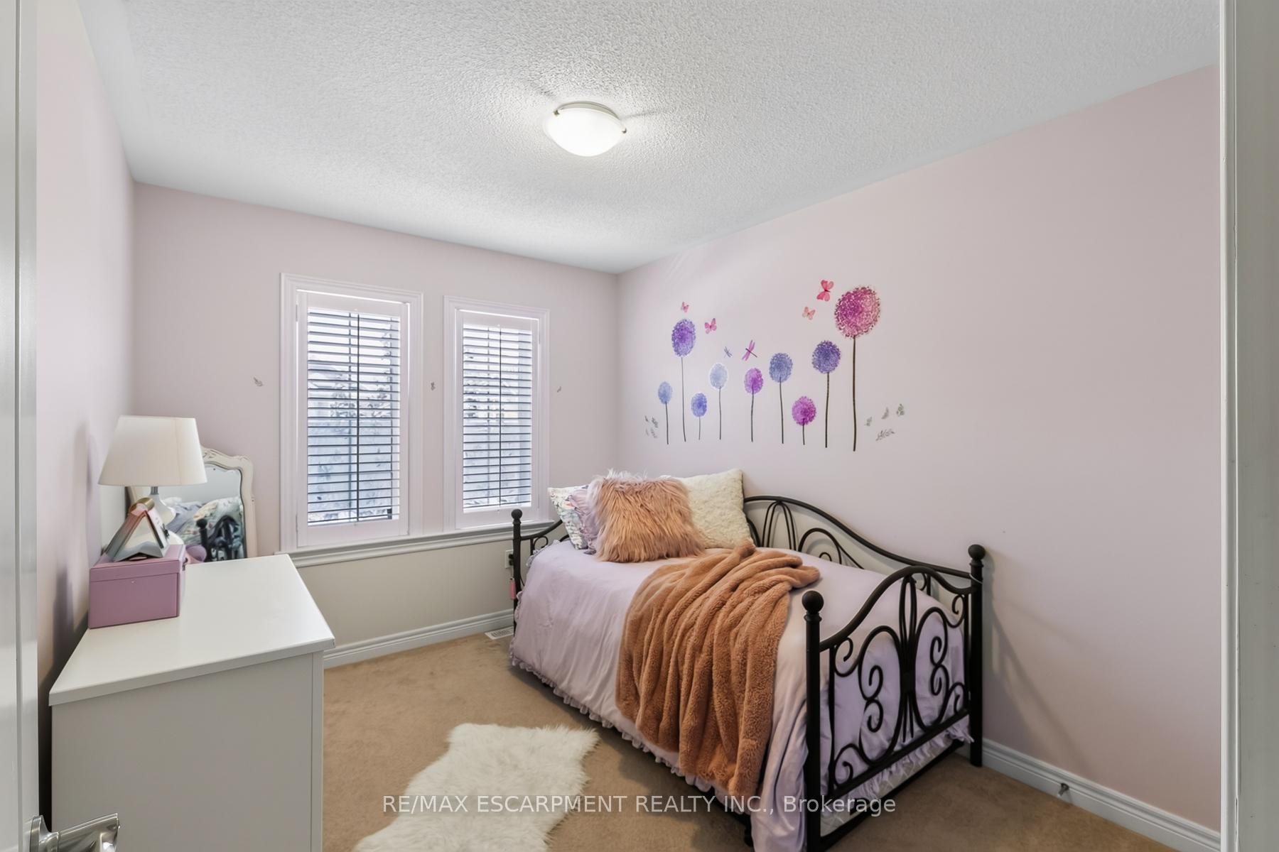 Photo 23 of 21 Summerberry Way, Hamilton, Carpenter — HOMEH