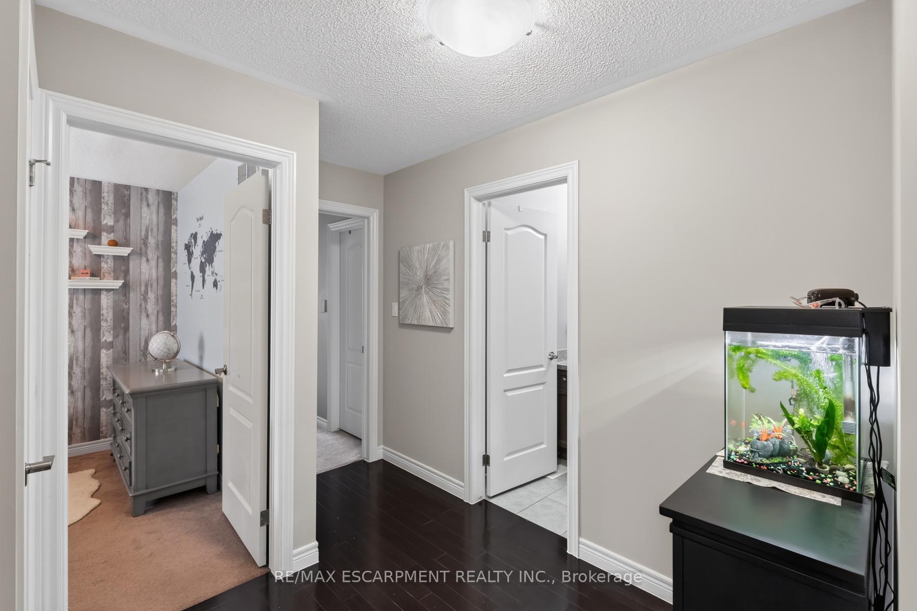 Photo 27 of 21 Summerberry Way, Hamilton, Carpenter — HOMEH