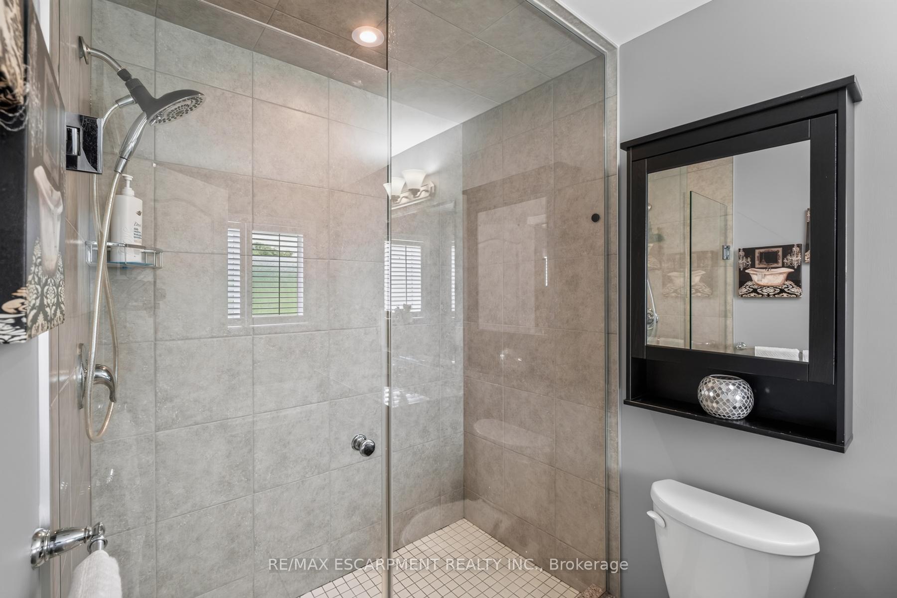 Photo 34 of 21 Summerberry Way, Hamilton, Carpenter — HOMEH