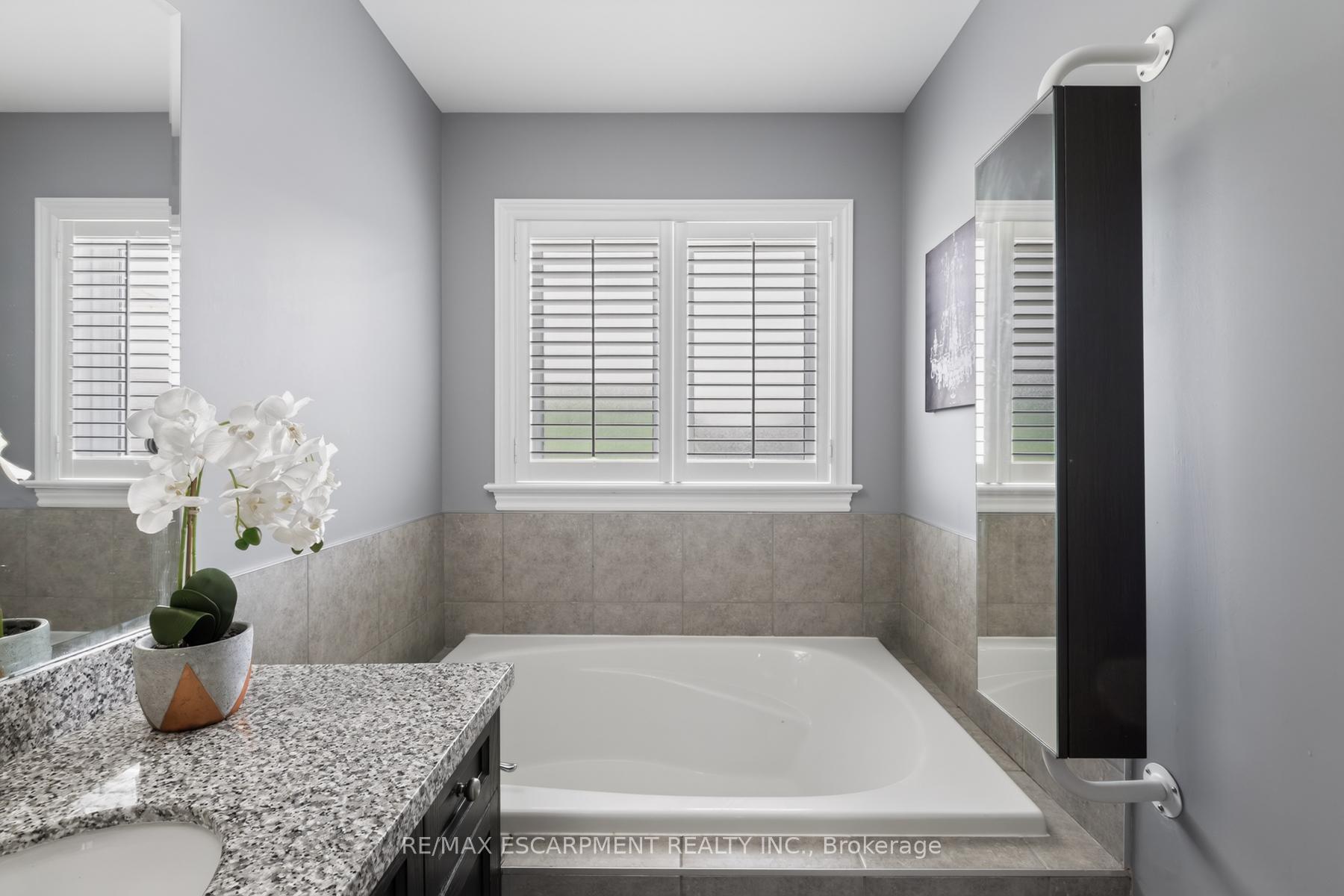 Photo 35 of 21 Summerberry Way, Hamilton, Carpenter — HOMEH