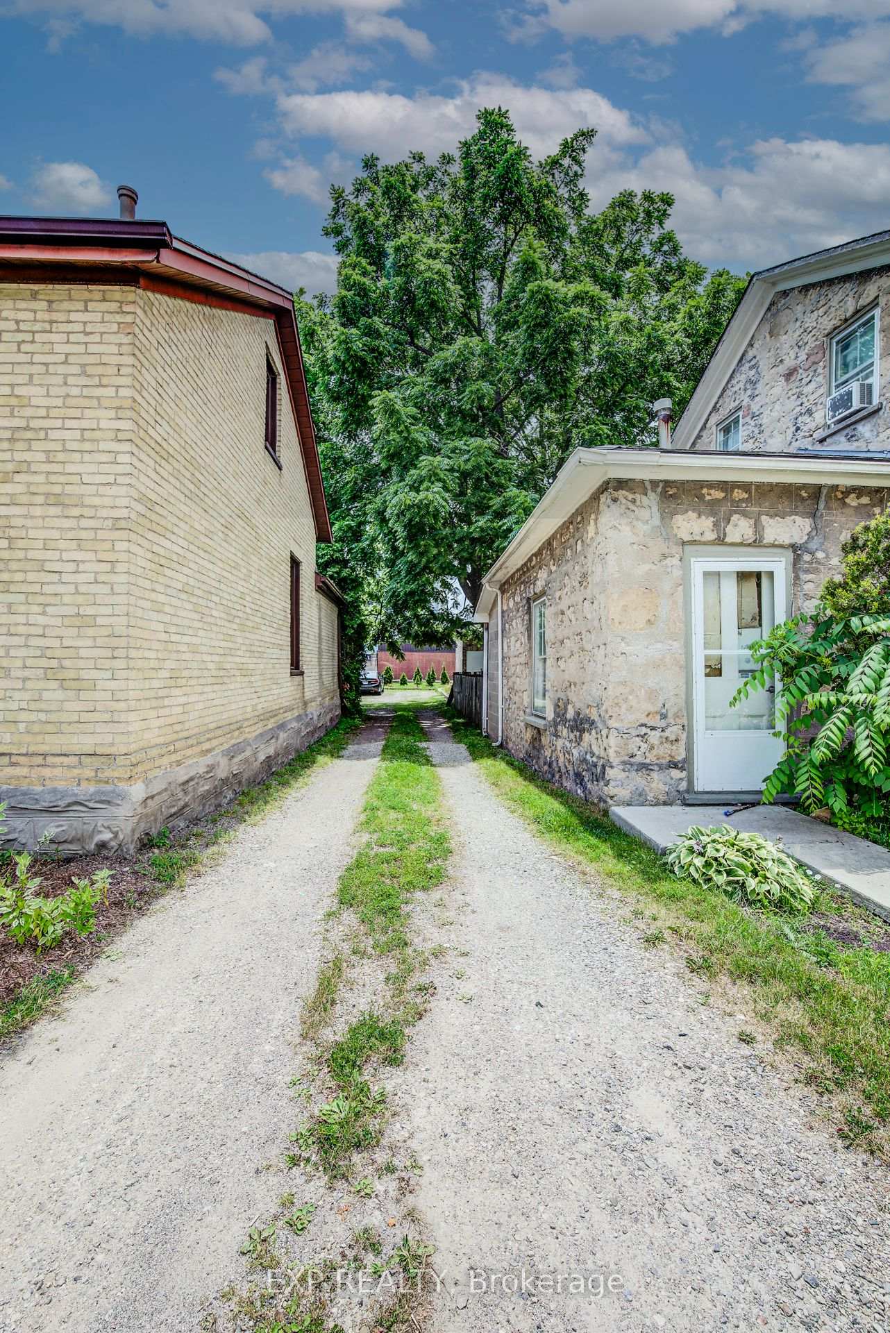 Photo 6 of 5 George Street S, Waterloo — HOMEH